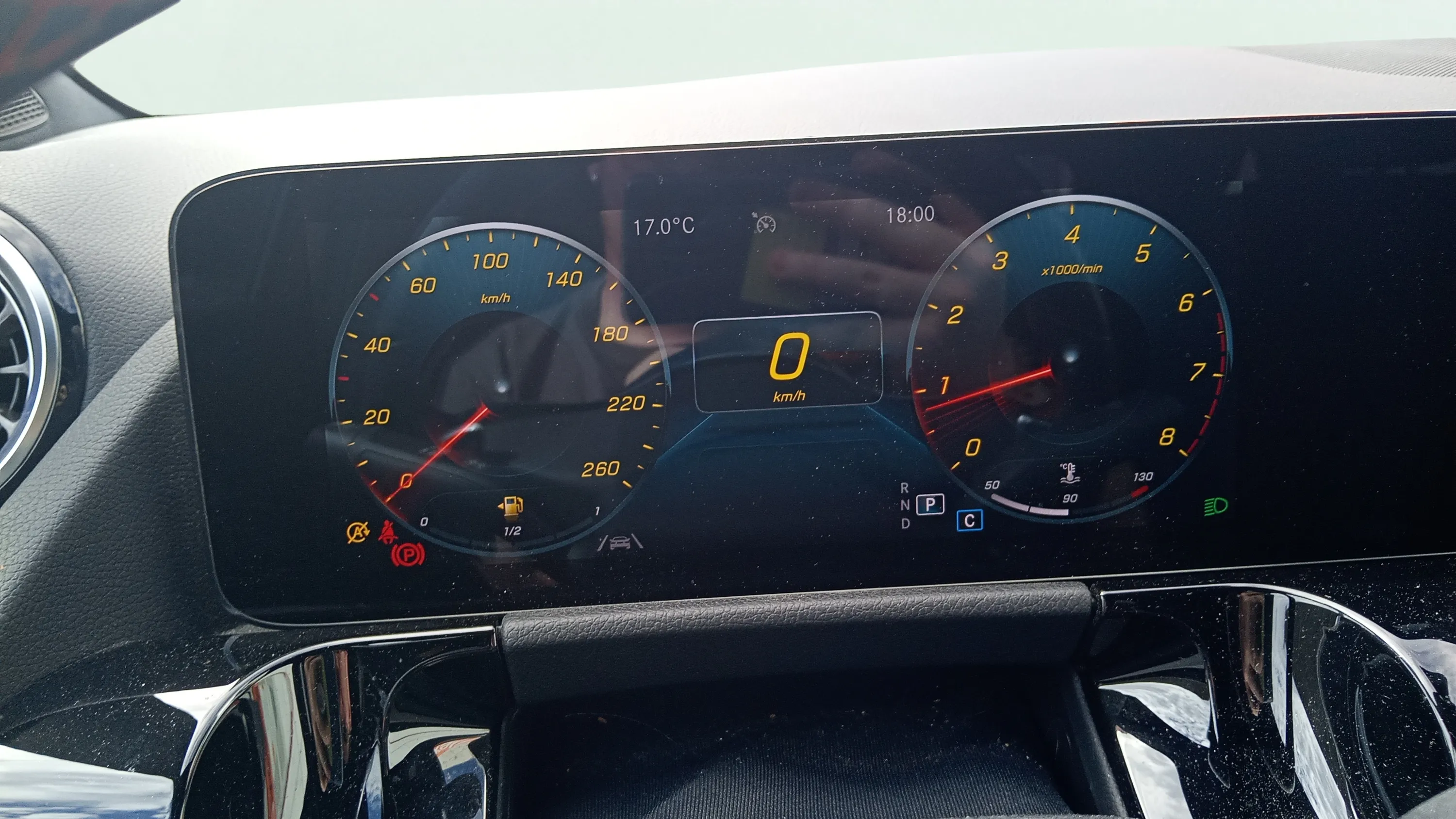 Mercedes-Benz GLA 200 - foto 16