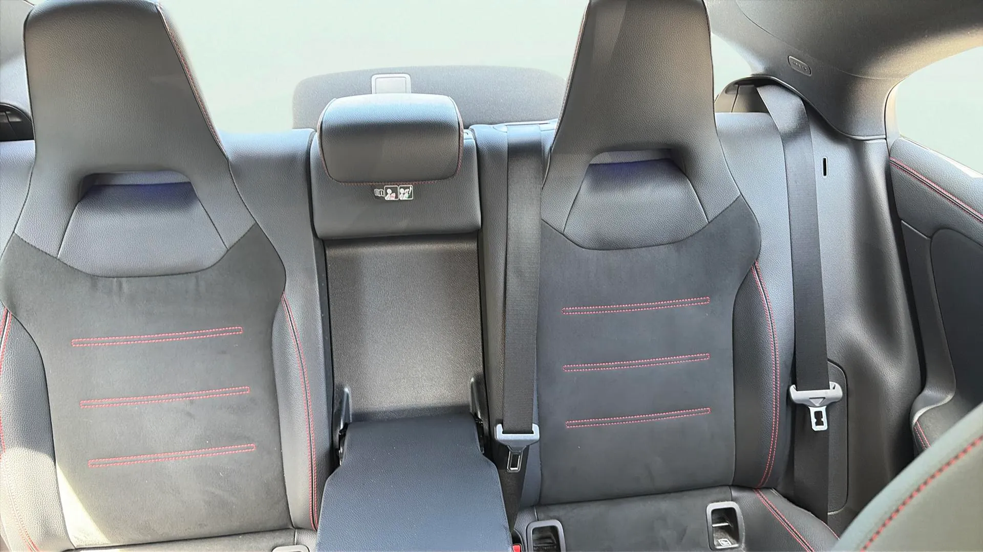 Mercedes-Benz CLA 220 D DCT - foto 14
