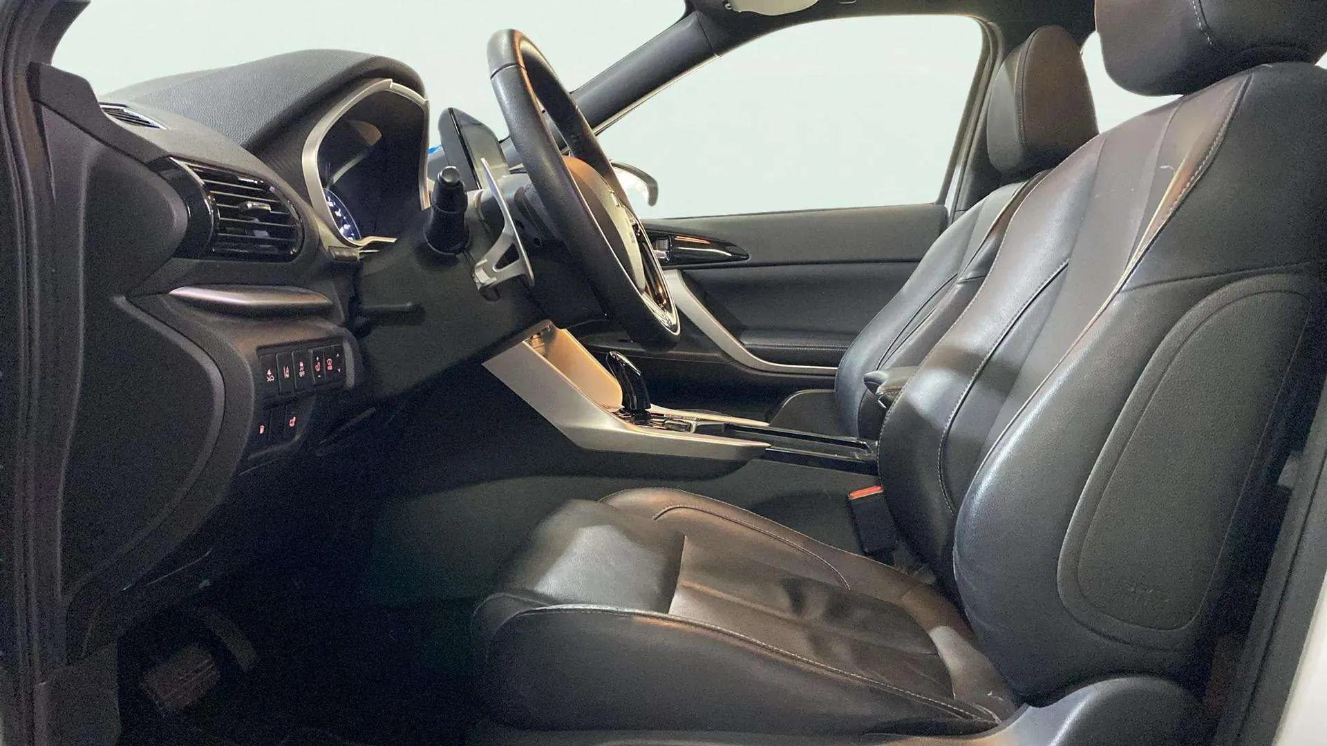 Mitsubishi Eclipse Cross PHEV Kaiteki 4WD - foto 11