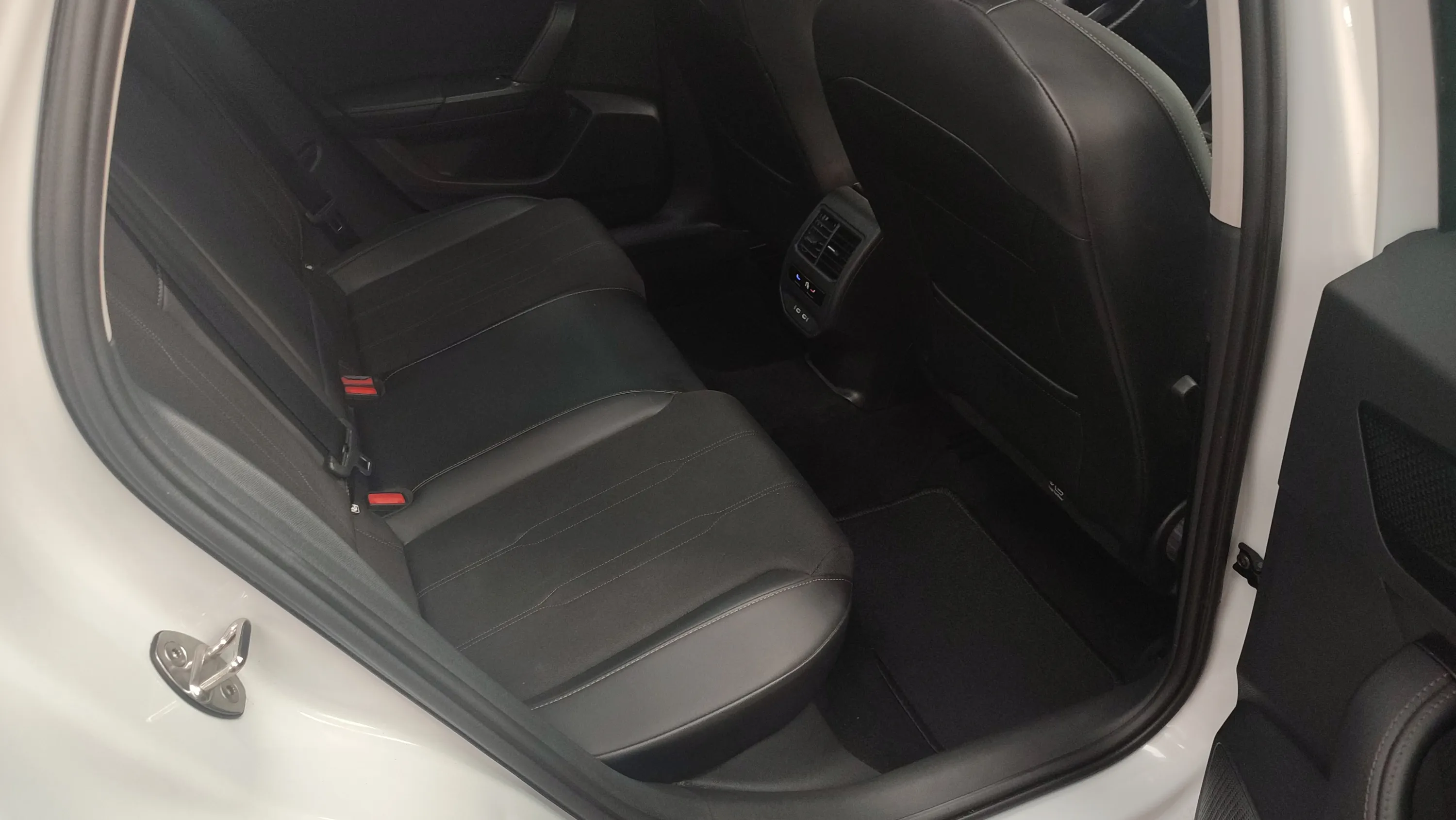 Cupra Formentor 1.5 TSI DSG - foto 23