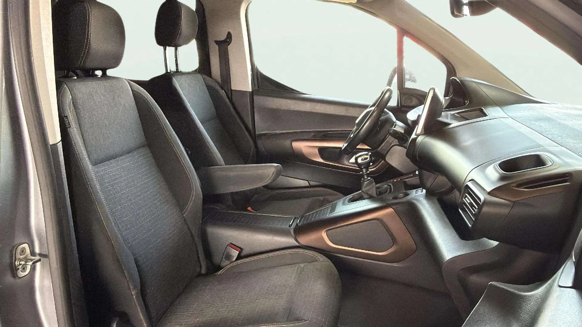 Peugeot Rifter Allure BlueHDi 100 - foto 19