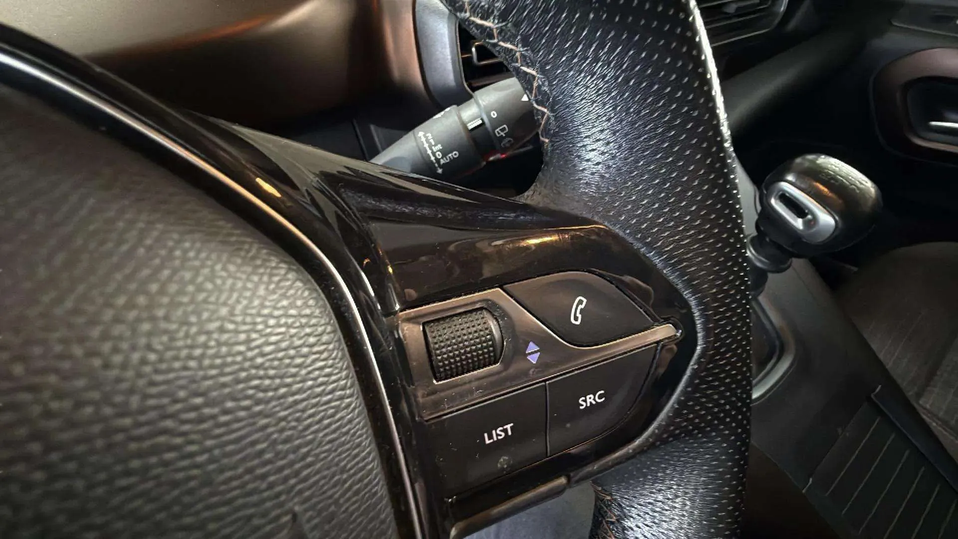 Peugeot Rifter Allure BlueHDi 100 - foto 14