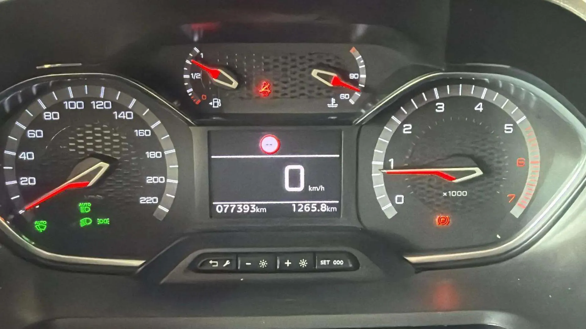 Peugeot Rifter Allure BlueHDi 100 - foto 10