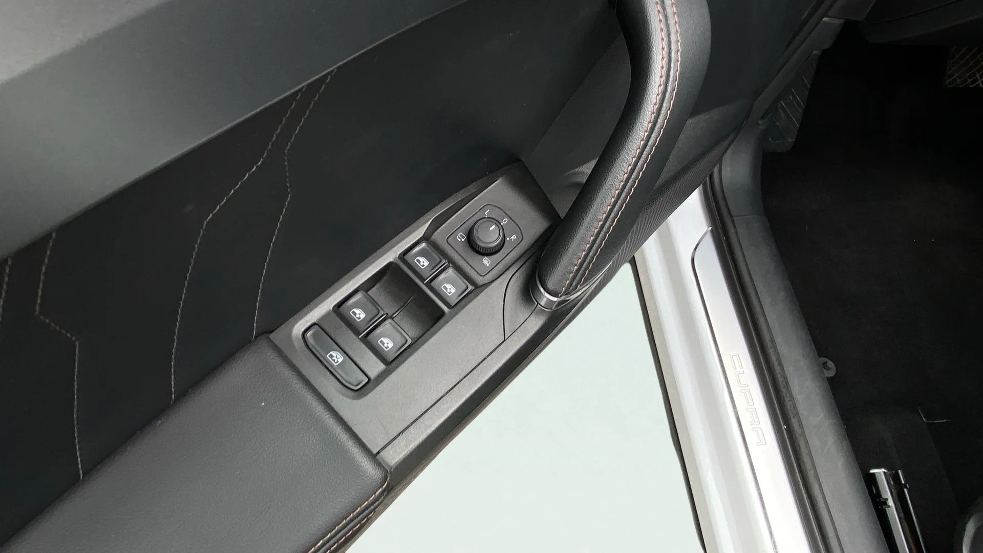 Cupra Formentor 1.5 TSI DSG - foto 23
