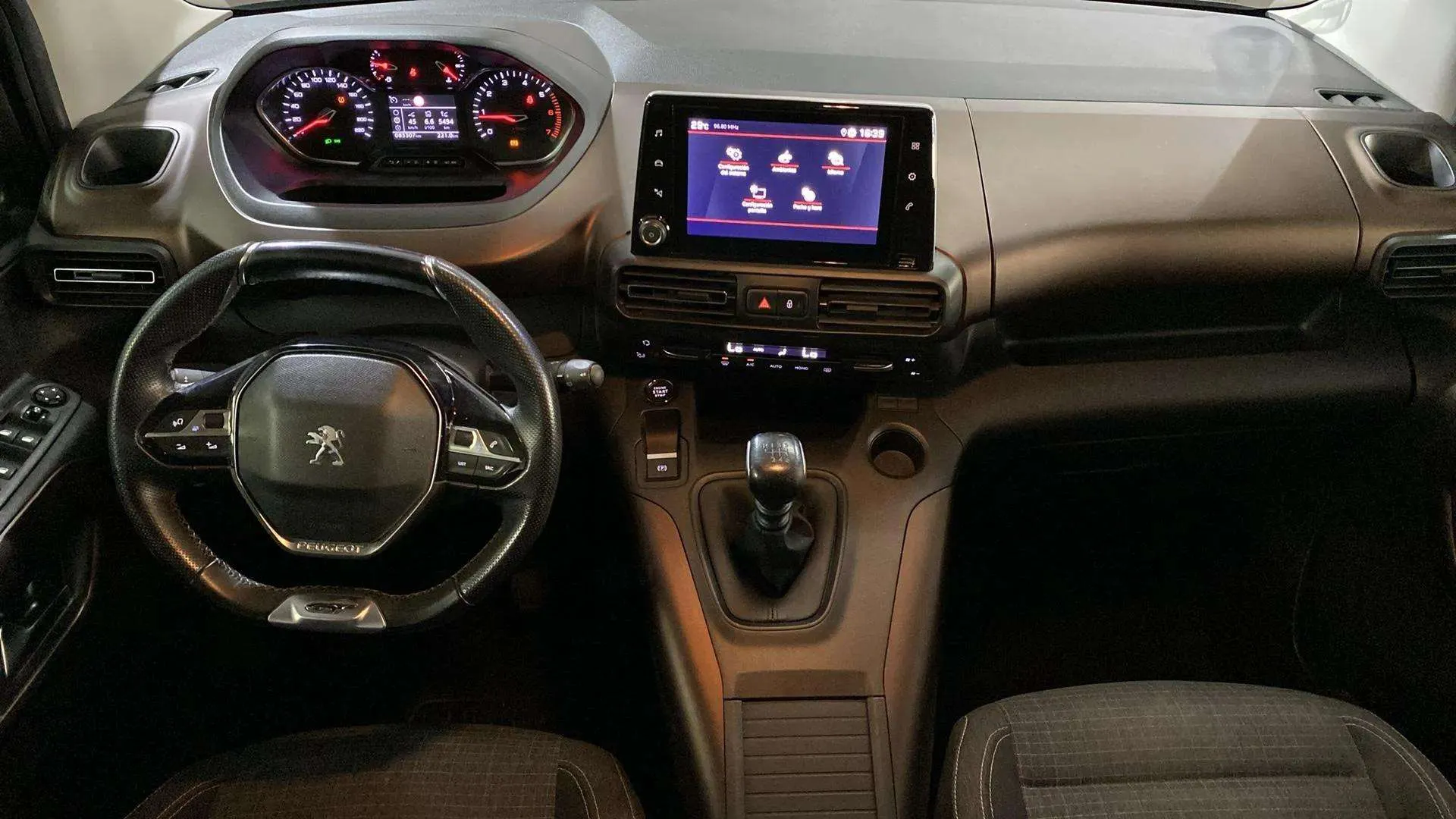 Peugeot Rifter Allure BlueHDi 100 - foto 11