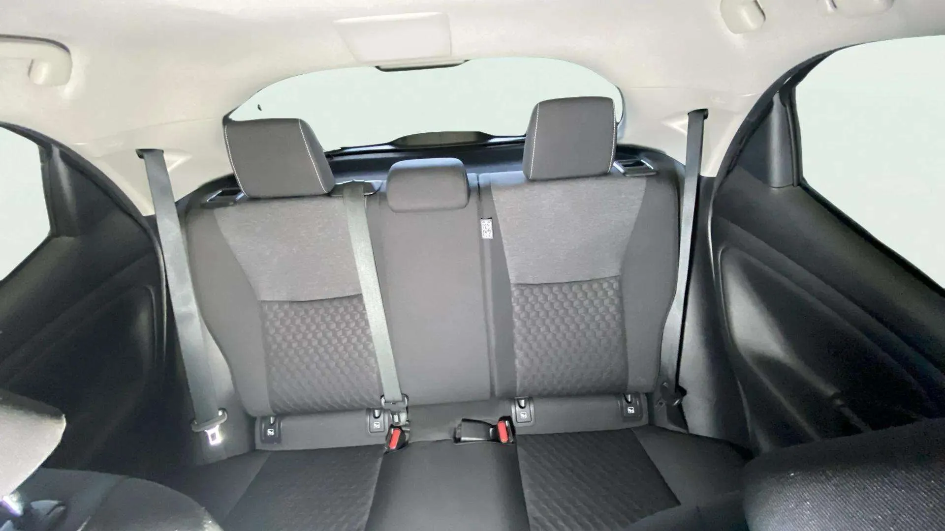 Toyota Yaris Comfort - foto 17