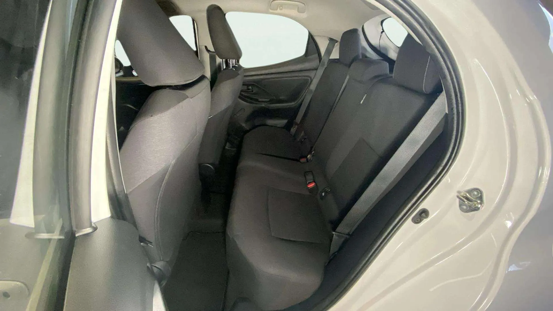 Toyota Yaris Comfort - foto 16