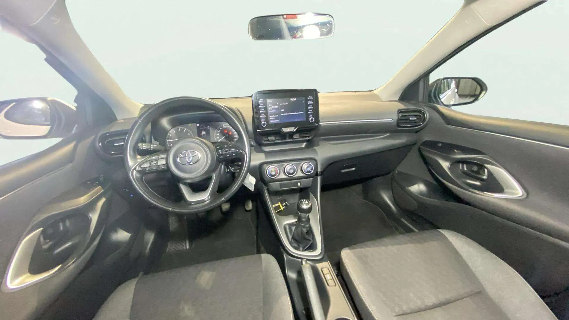 Toyota Yaris Comfort - foto 11