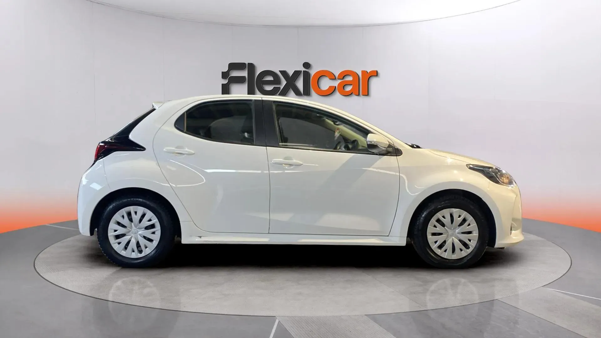 Toyota Yaris Comfort - foto 9