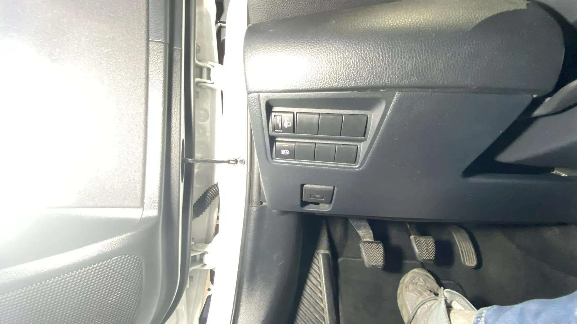 Toyota Yaris Comfort - foto 24