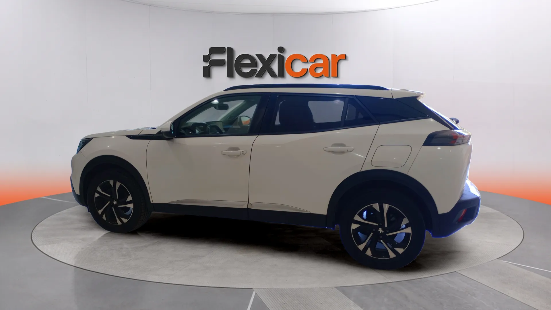 Peugeot 2008 Allure PureTech 130 BVM6 - foto 5