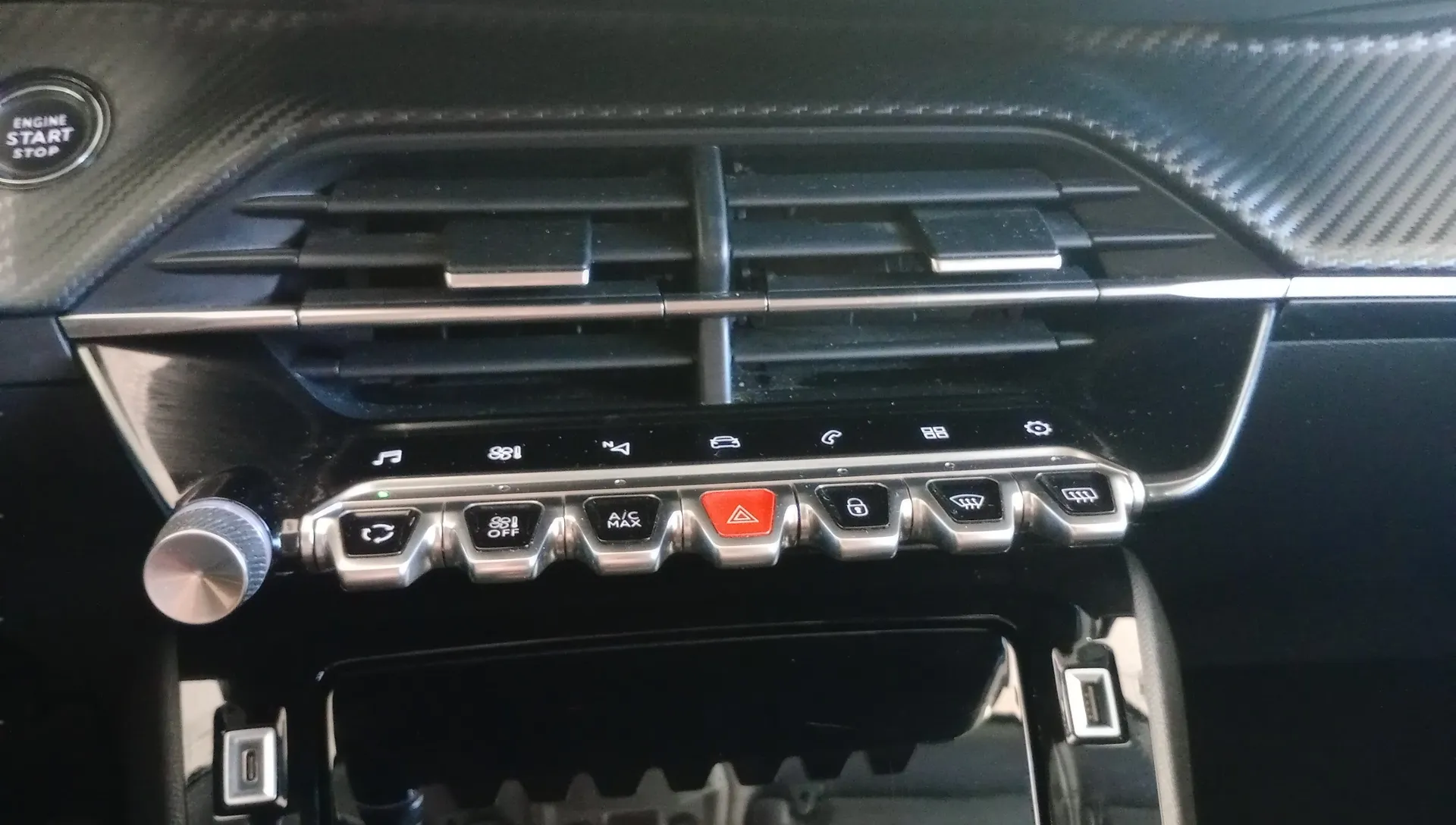 Peugeot 2008 Allure PureTech 130 BVM6 - foto 21