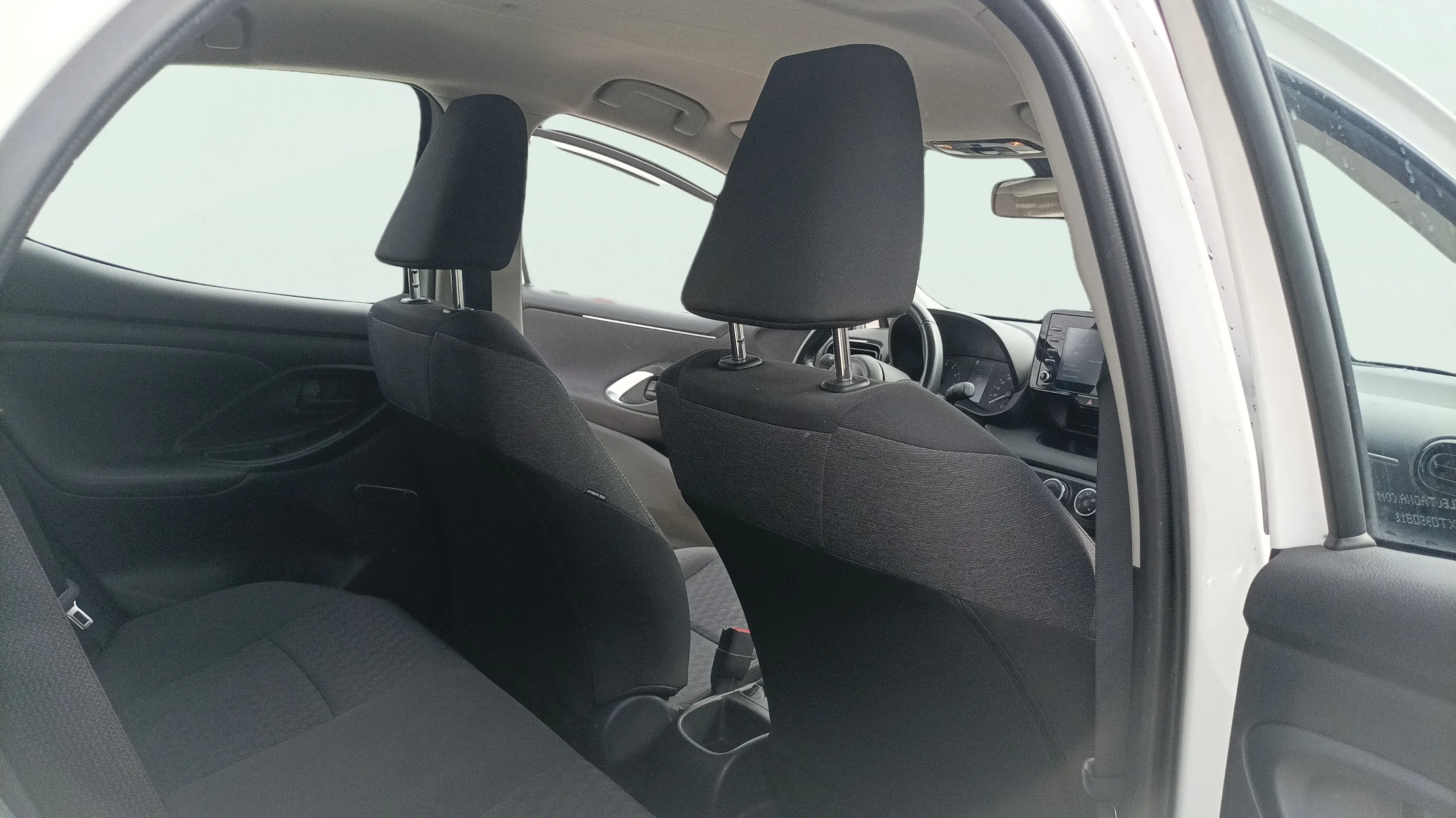 Toyota Yaris 1.0 70 Active - foto 20