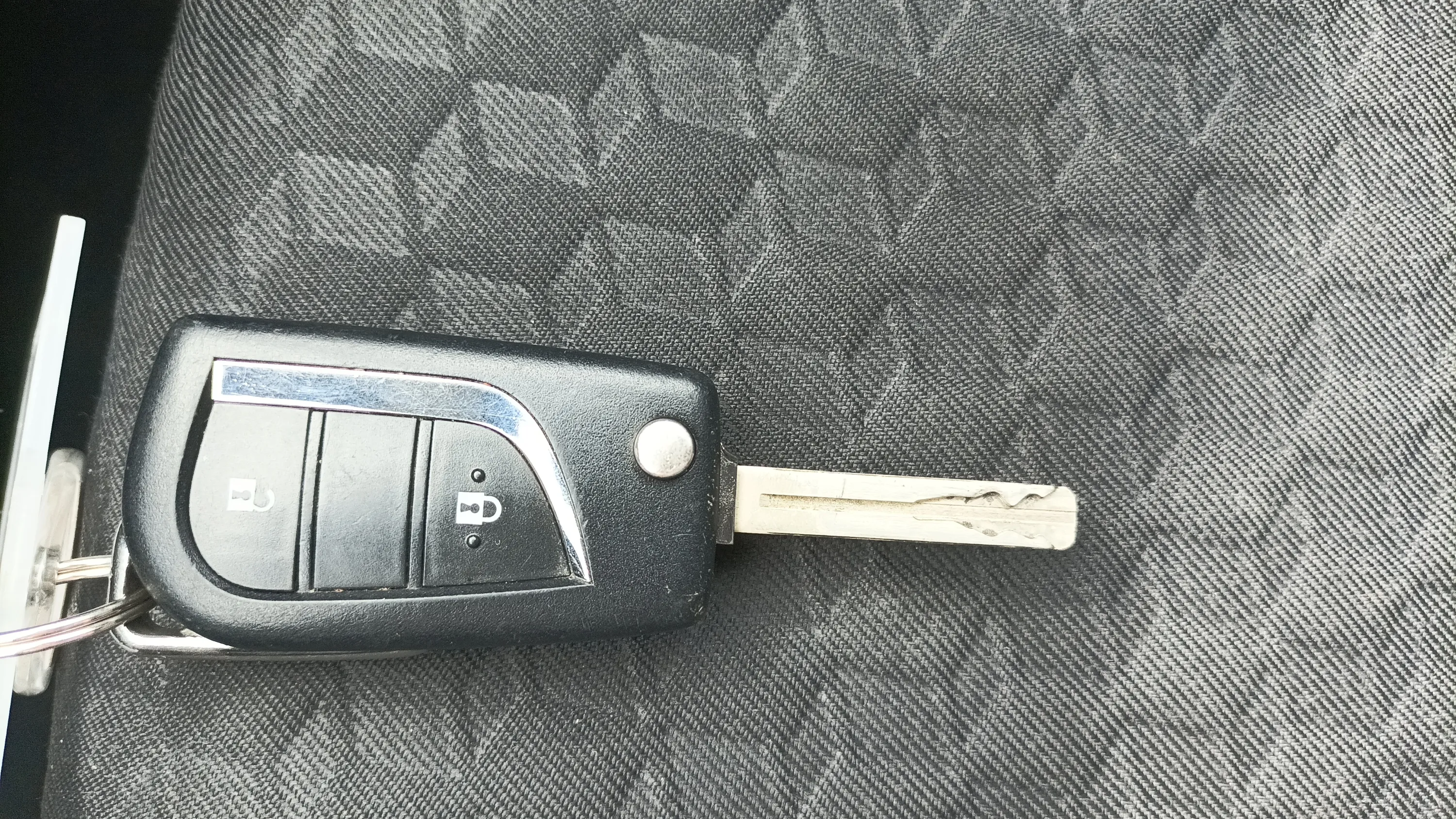 Toyota Yaris 1.0 70 Active - foto 27