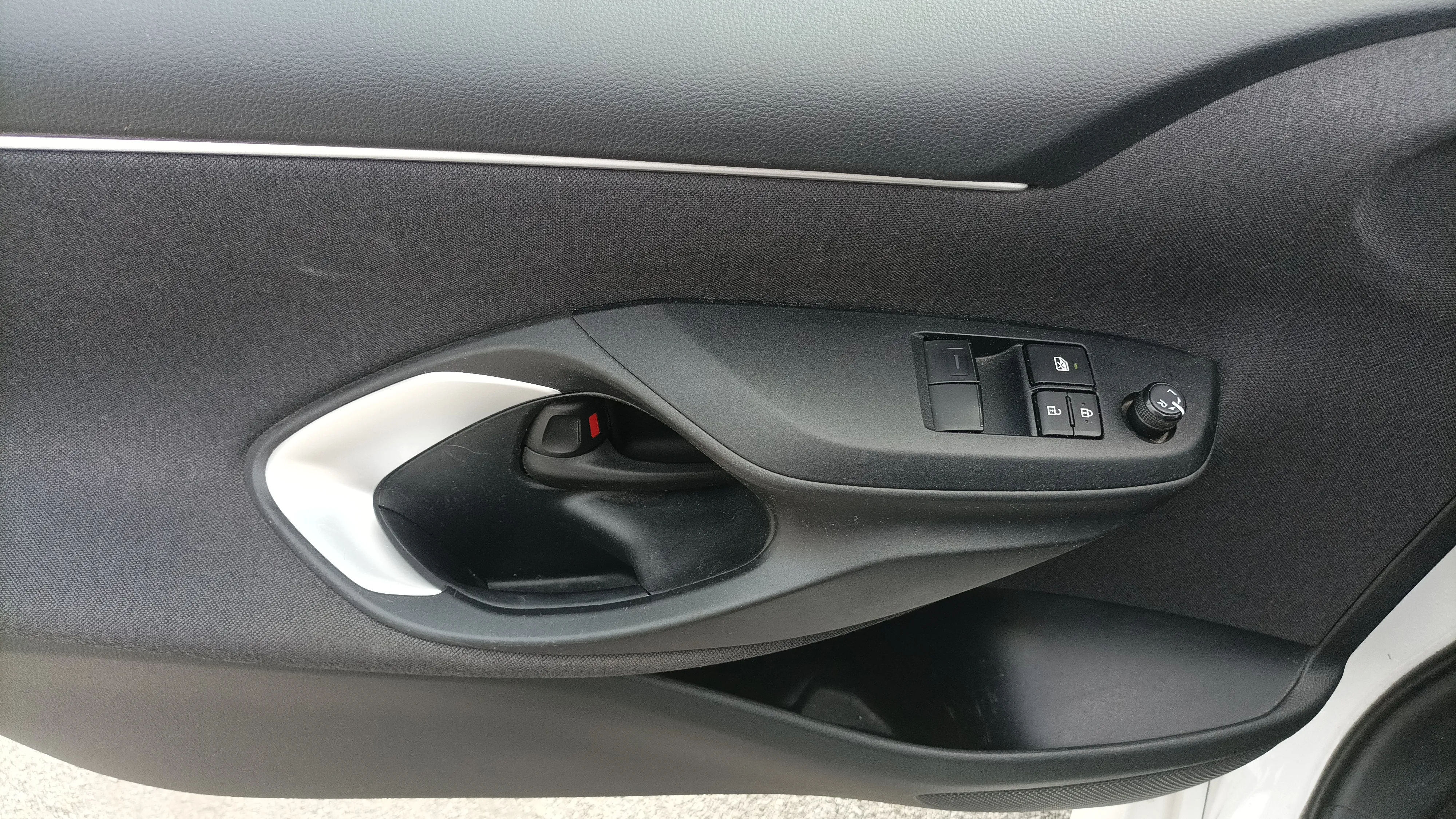 Toyota Yaris 1.0 70 Active - foto 23