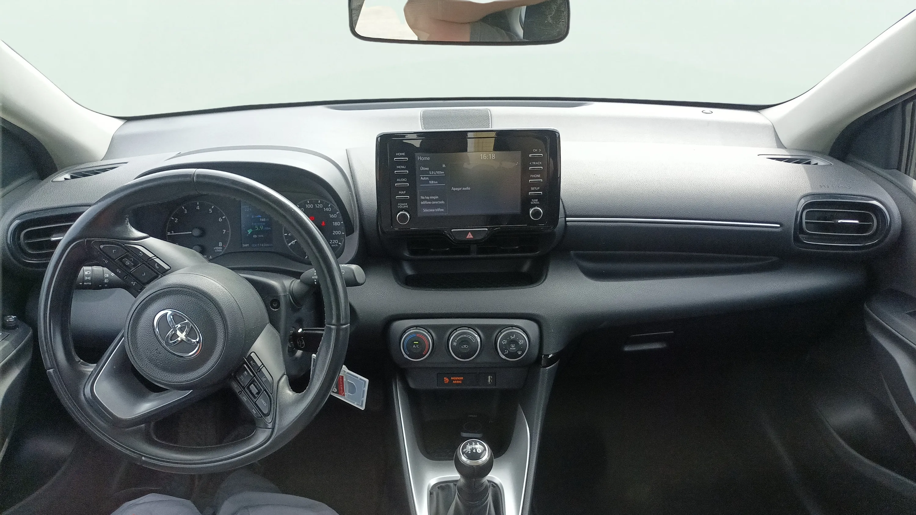 Toyota Yaris 1.0 70 Active - foto 9