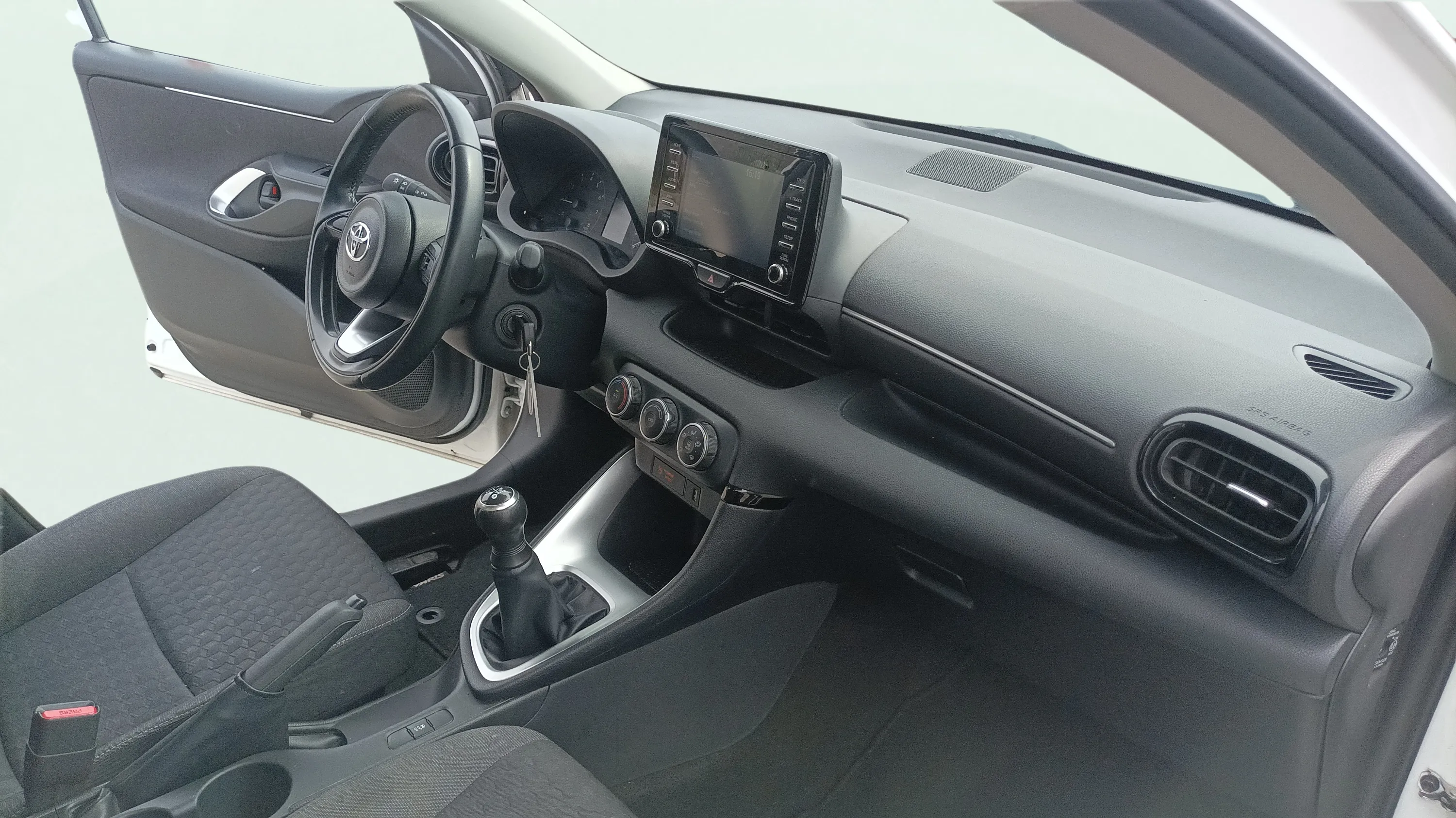 Toyota Yaris 1.0 70 Active - foto 19