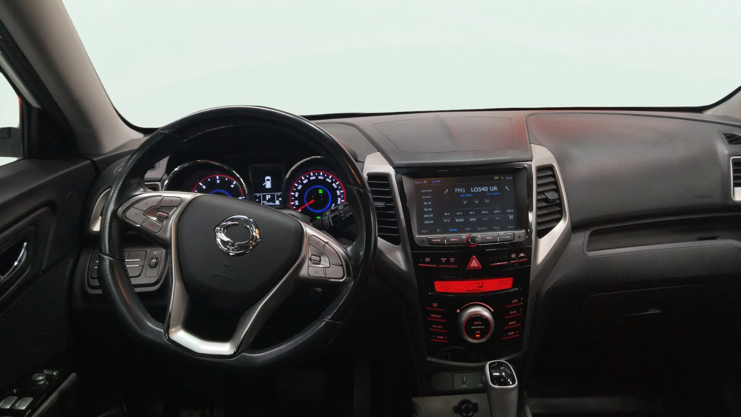 SsangYong Tivoli D16T Limited 4x2 - foto 9