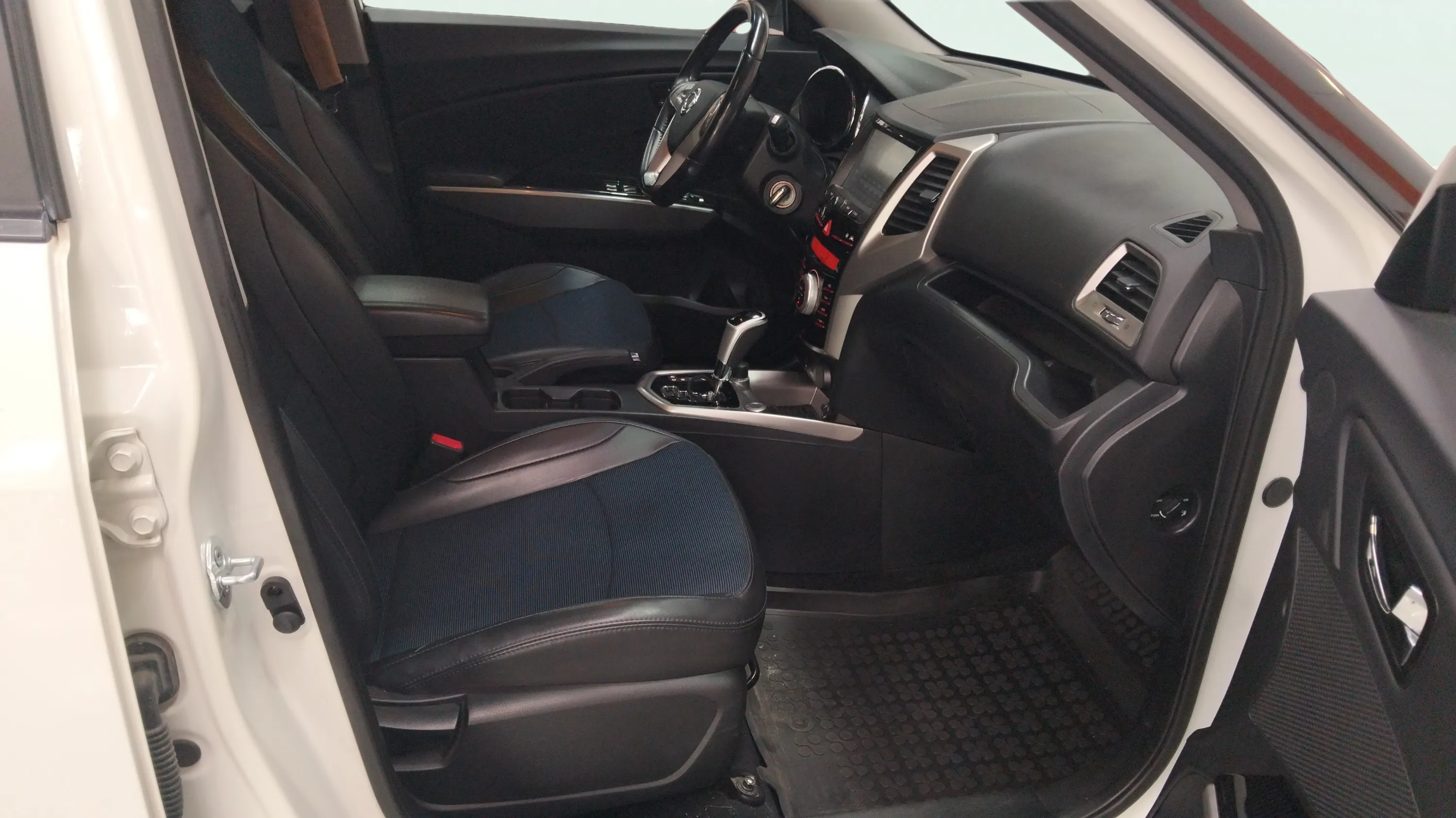 SsangYong Tivoli D16T Limited 4x2 - foto 13