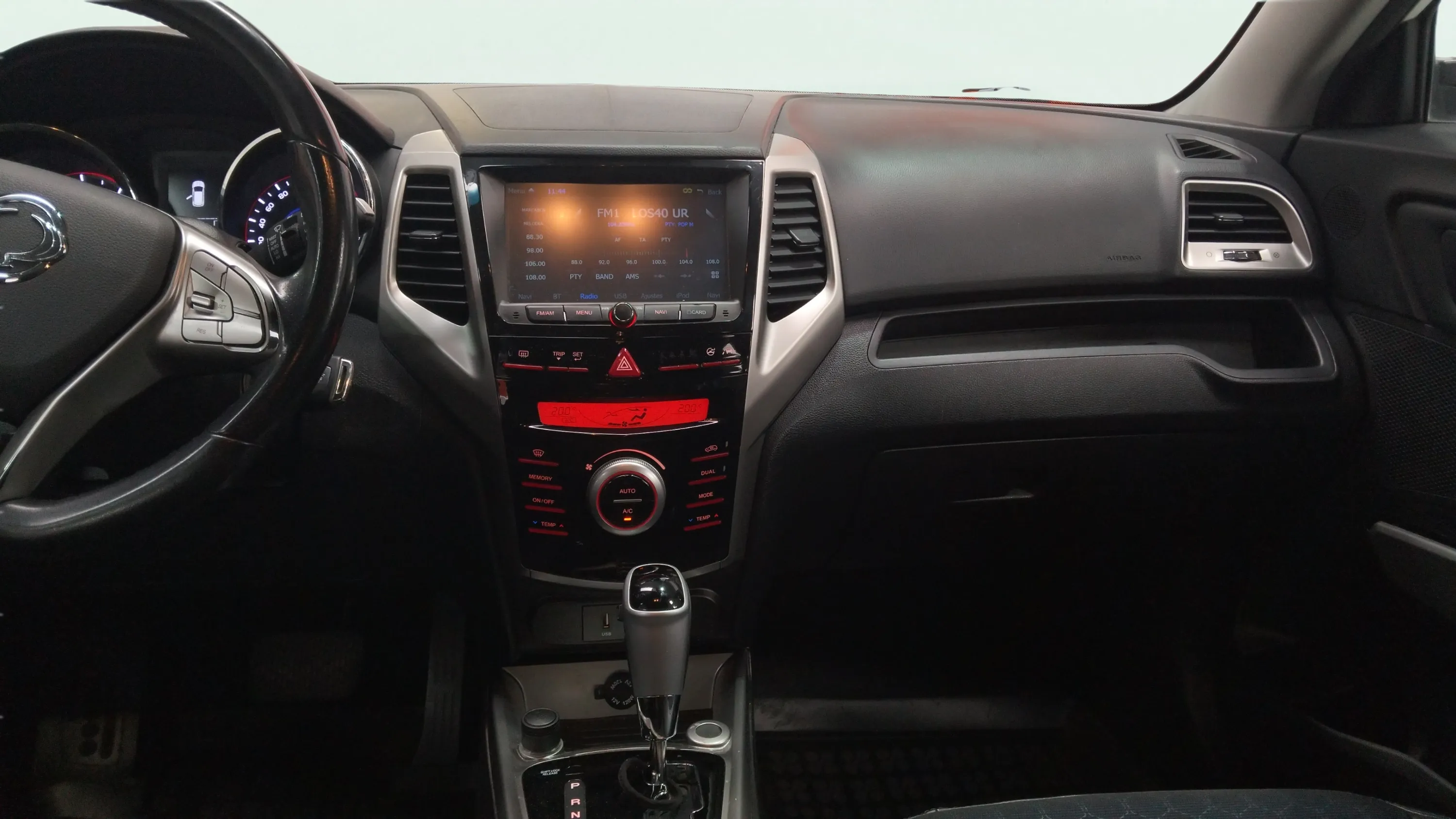 SsangYong Tivoli D16T Limited 4x2 - foto 10