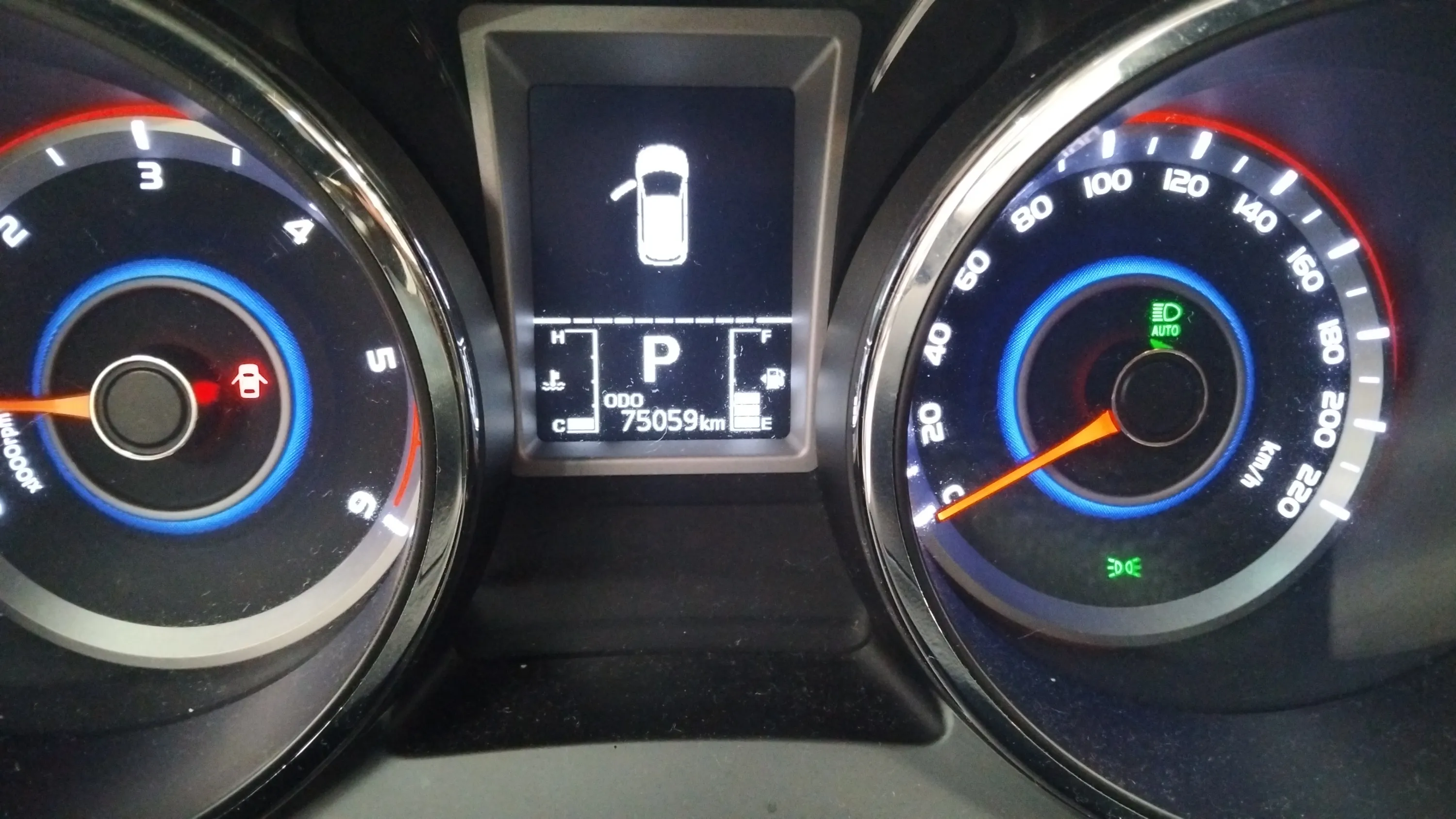 SsangYong Tivoli D16T Limited 4x2 - foto 12