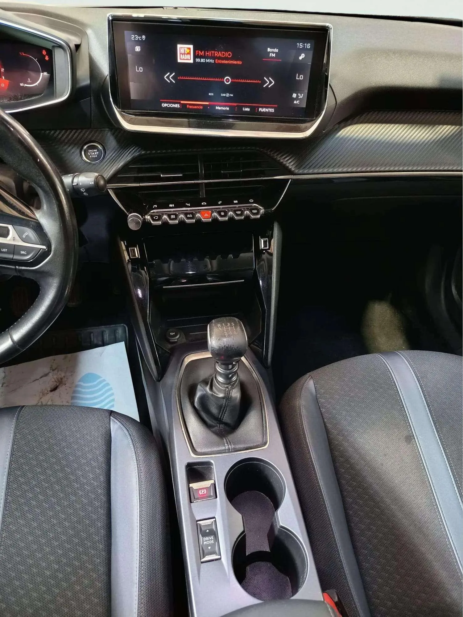 Peugeot 2008 Allure PureTech 130 BVM6 - foto 18