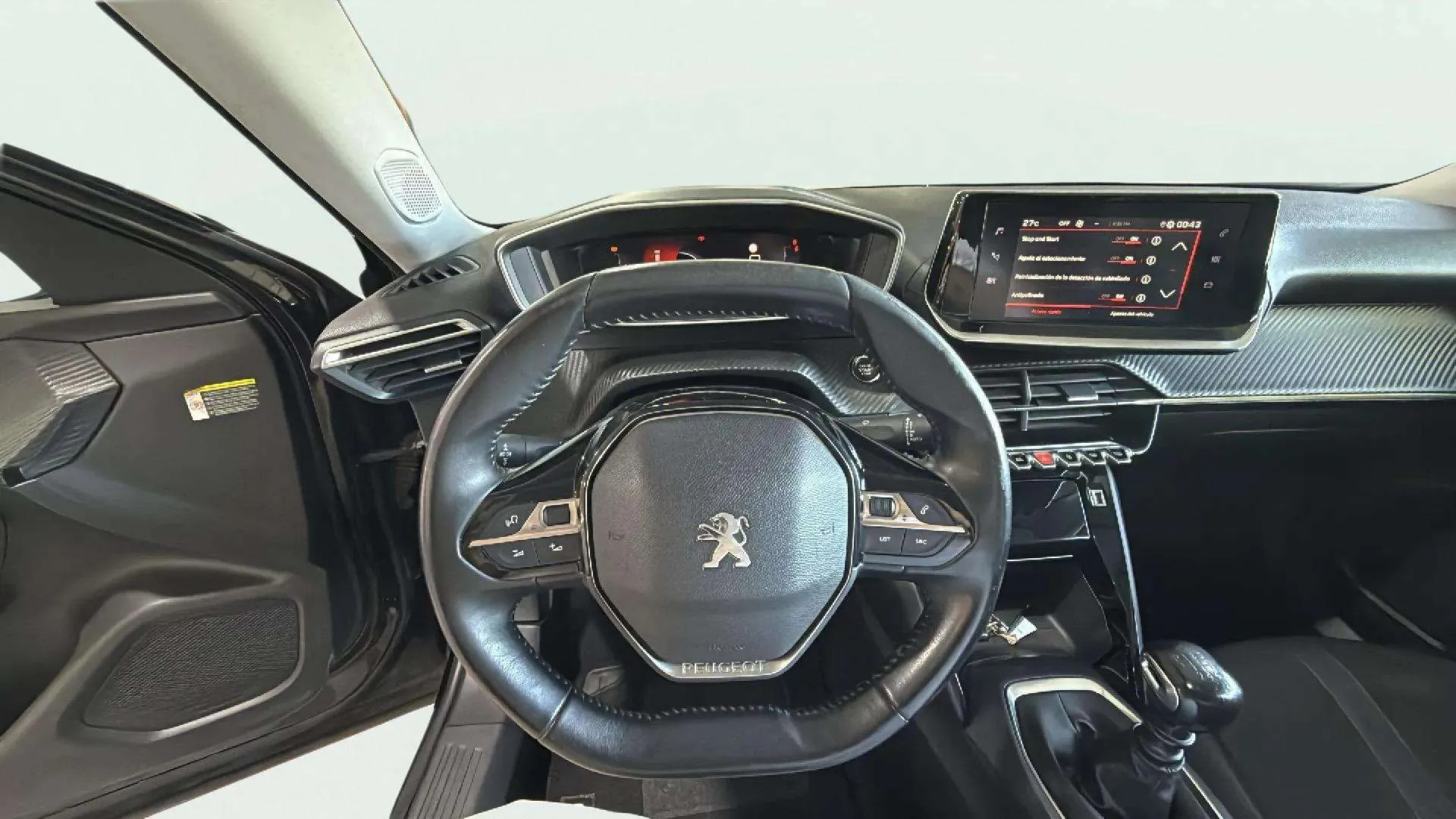 Peugeot 2008 Allure PureTech 130 BVM6 - foto 8