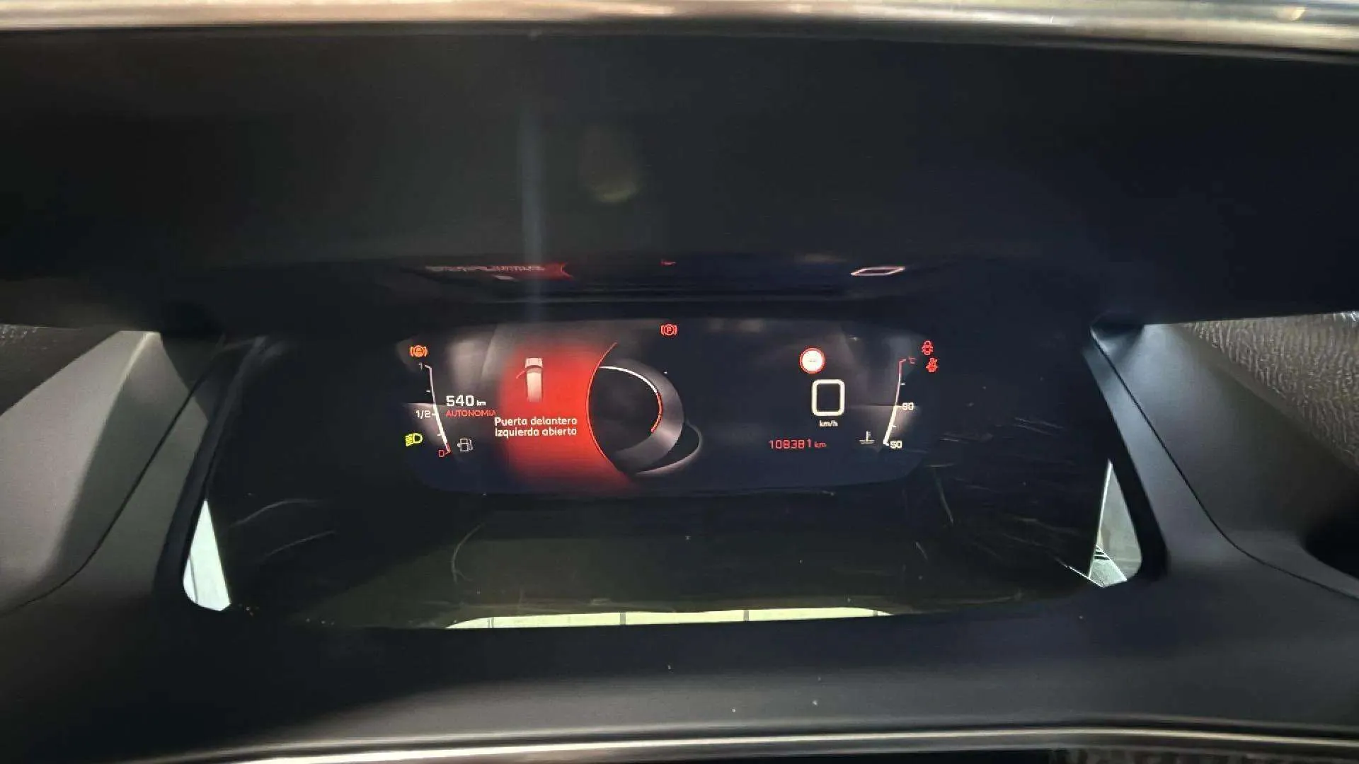 Peugeot 2008 Allure PureTech 130 BVM6 - foto 9