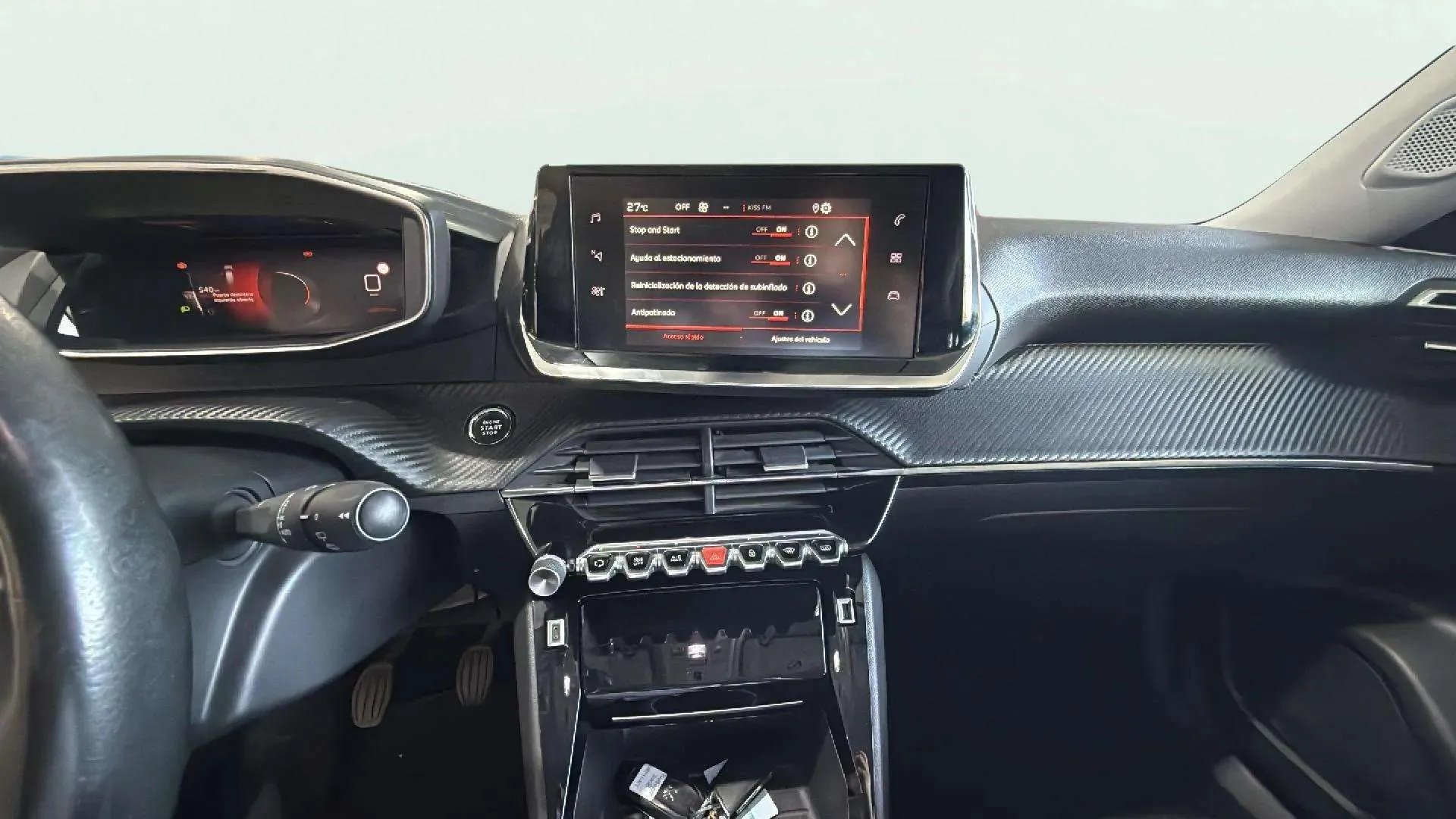 Peugeot 2008 Allure PureTech 130 BVM6 - foto 10