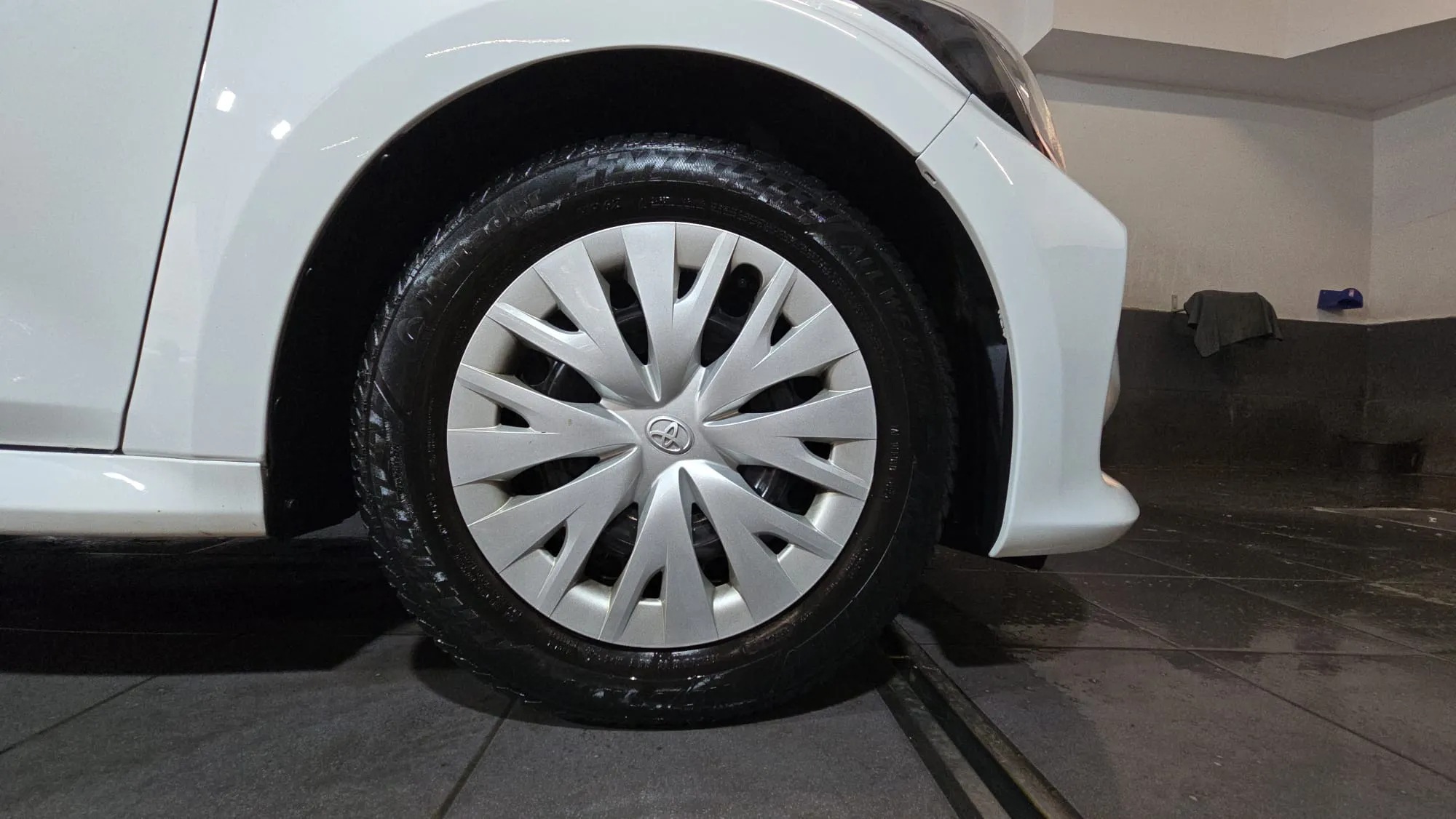 Toyota Yaris 1.0 70 Active - foto 9