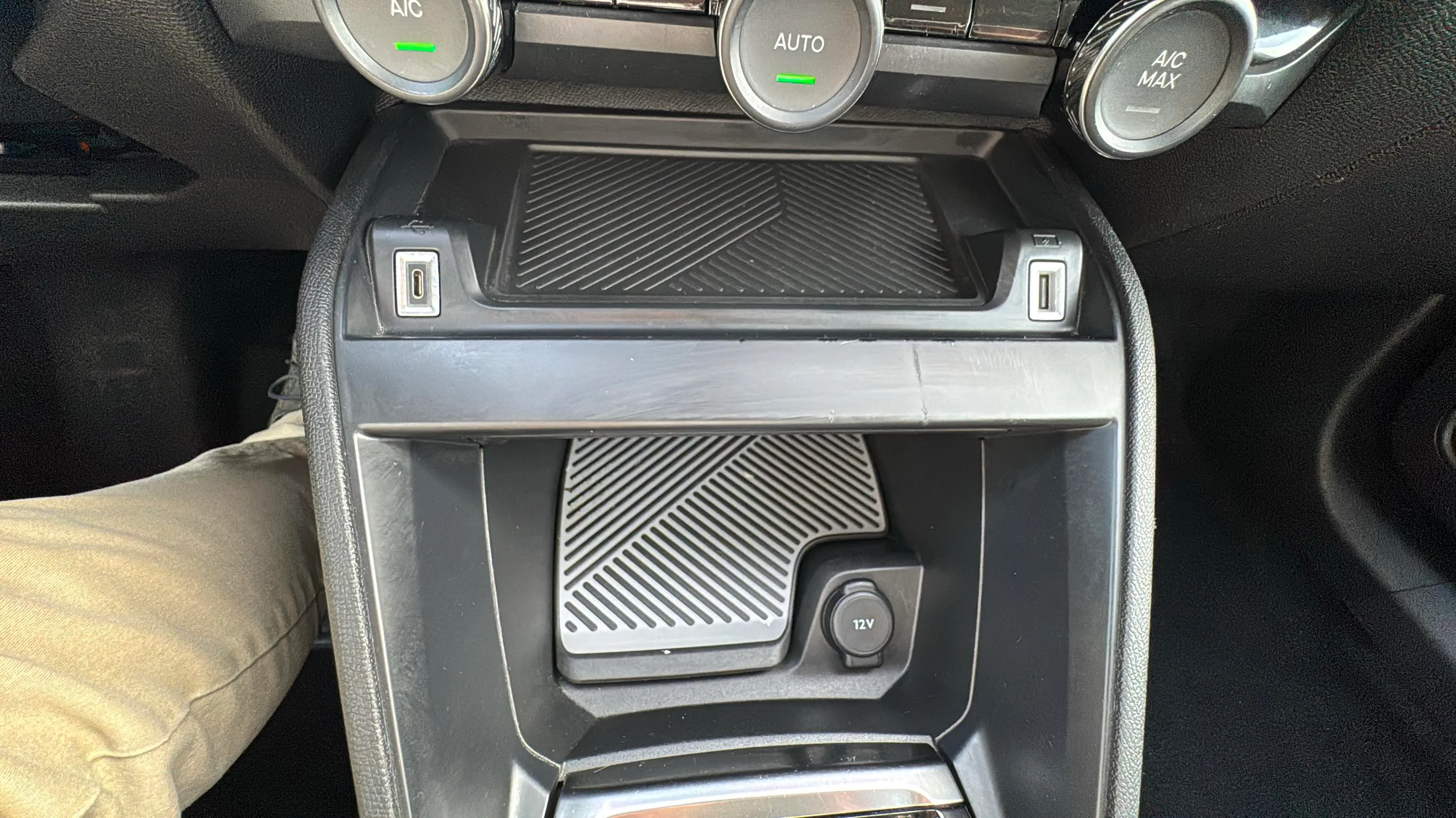 Citroën C4 PureTech 130 EAT8 Plus - foto 25