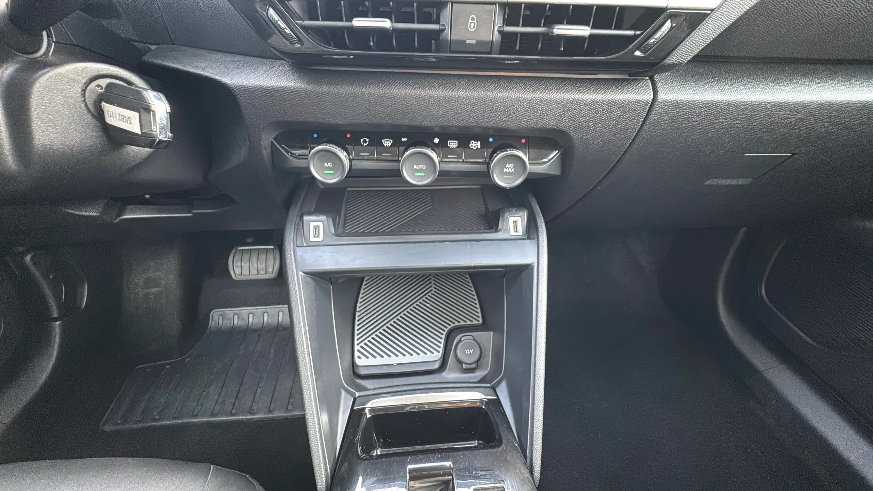 Citroën C4 PureTech 130 EAT8 Plus - foto 11
