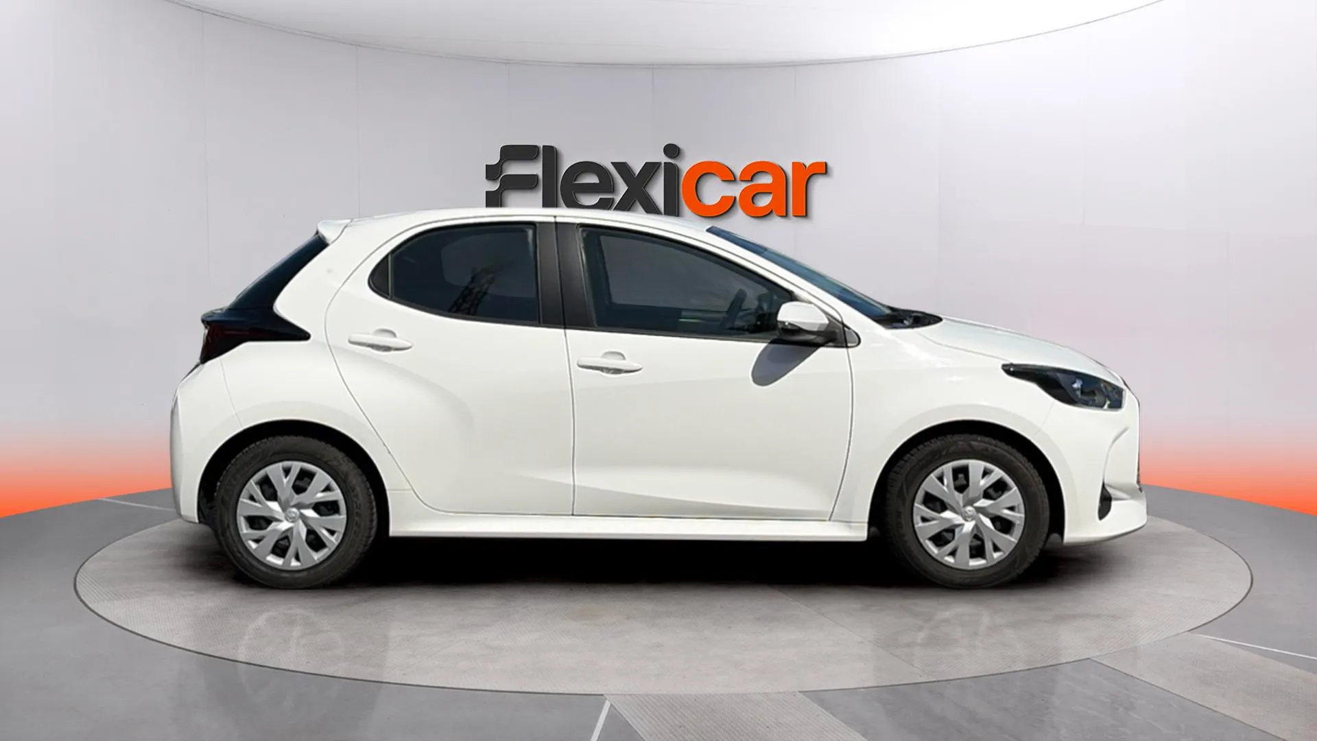 Toyota Yaris - foto 5