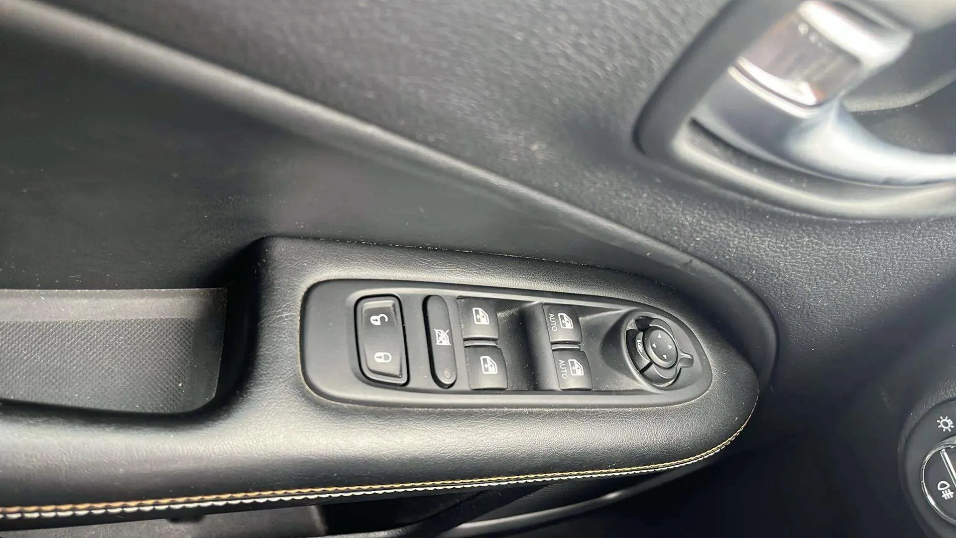 Jeep Compass 1.4 Mair Longitude 4x2 - foto 20