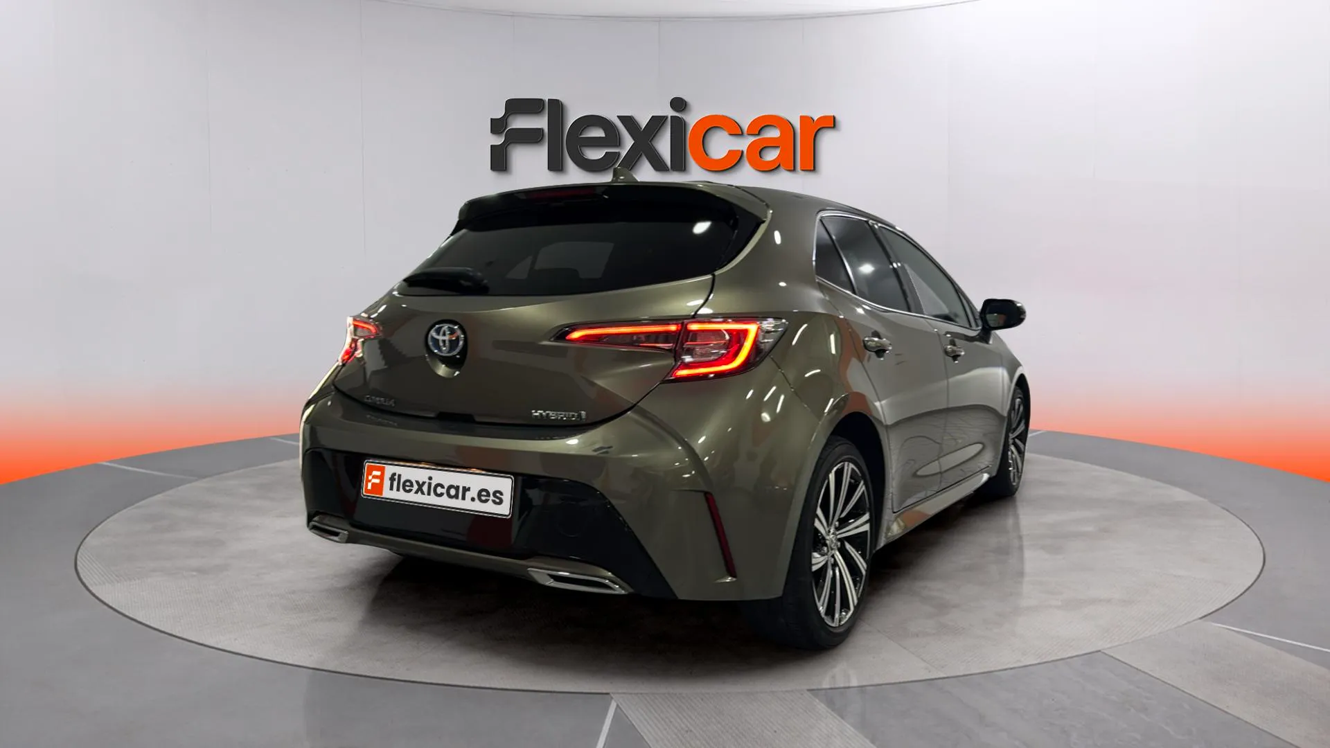 Toyota Corolla 2.0 180H Style E-CVT Touring Sport - foto 7