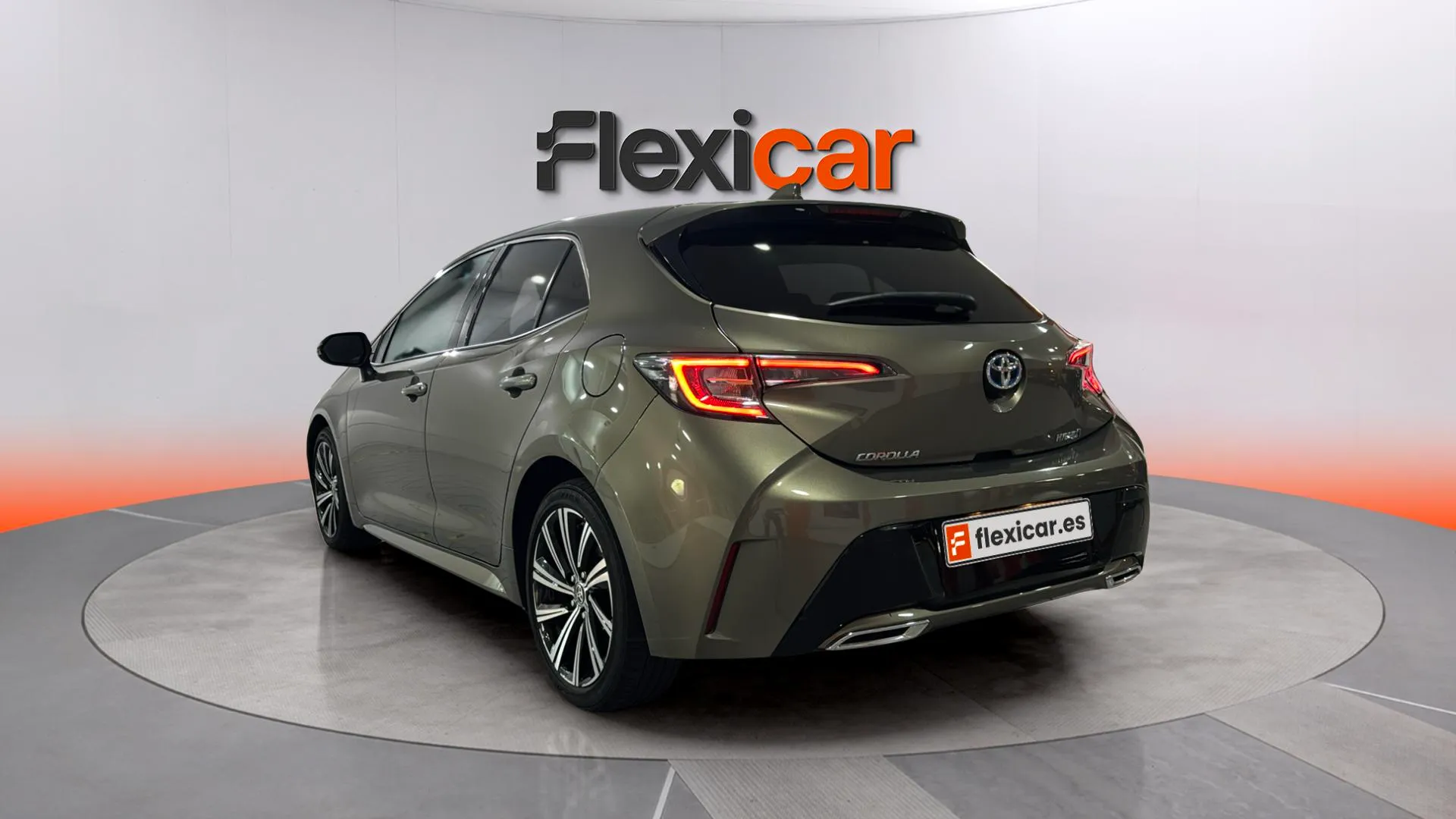Toyota Corolla 2.0 180H Style E-CVT Touring Sport - foto 5