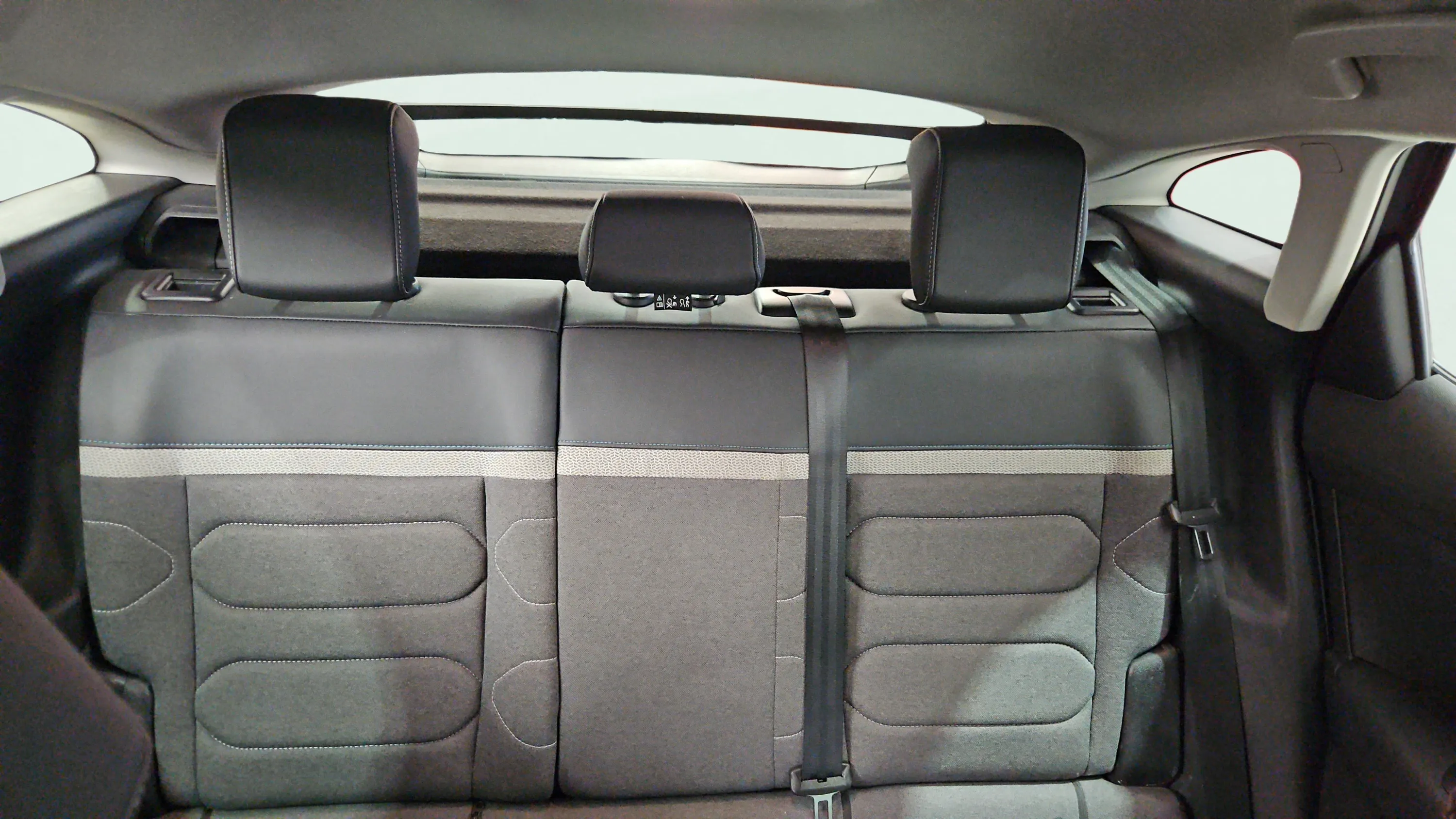Citroën C4 PureTech 130 EAT8 Plus - foto 21