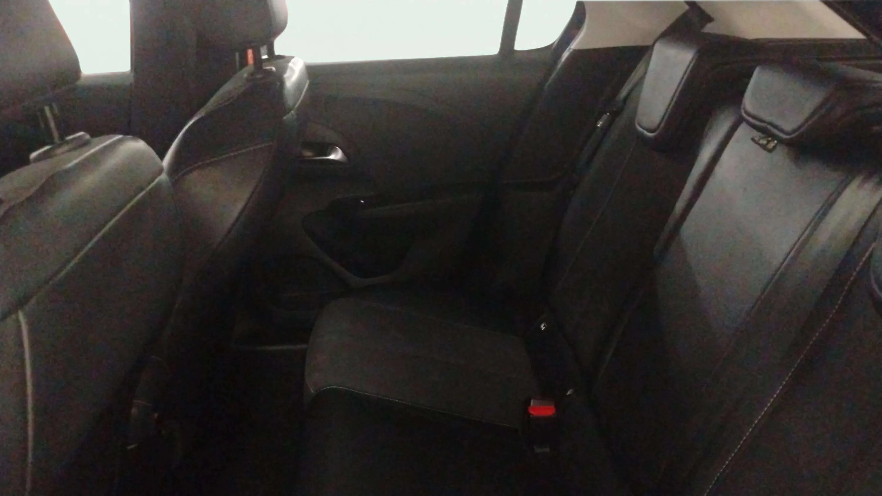 Opel Corsa 1.2T XHL Elegance - foto 13