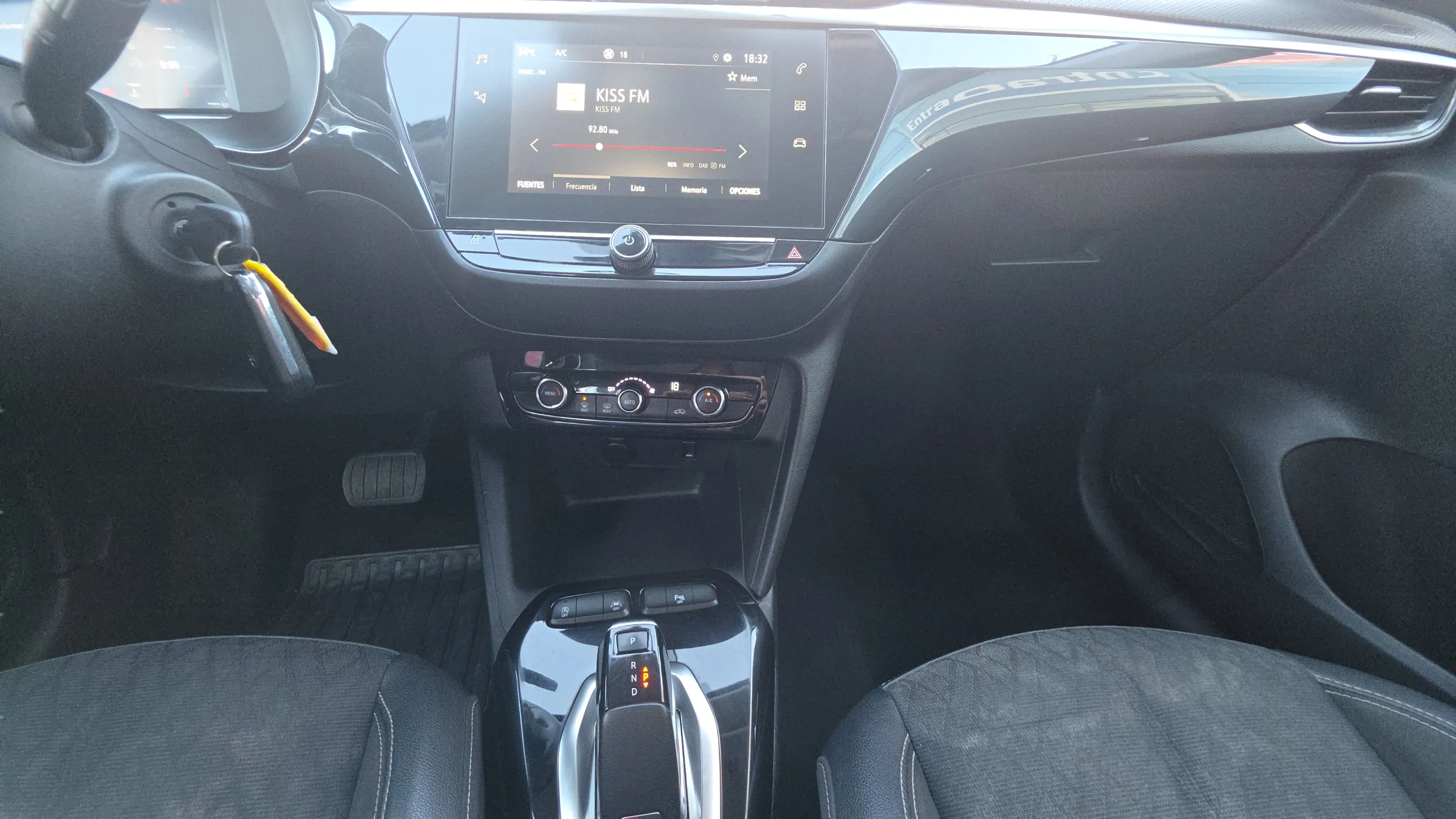 Opel Corsa 1.2T XHL Elegance - foto 12