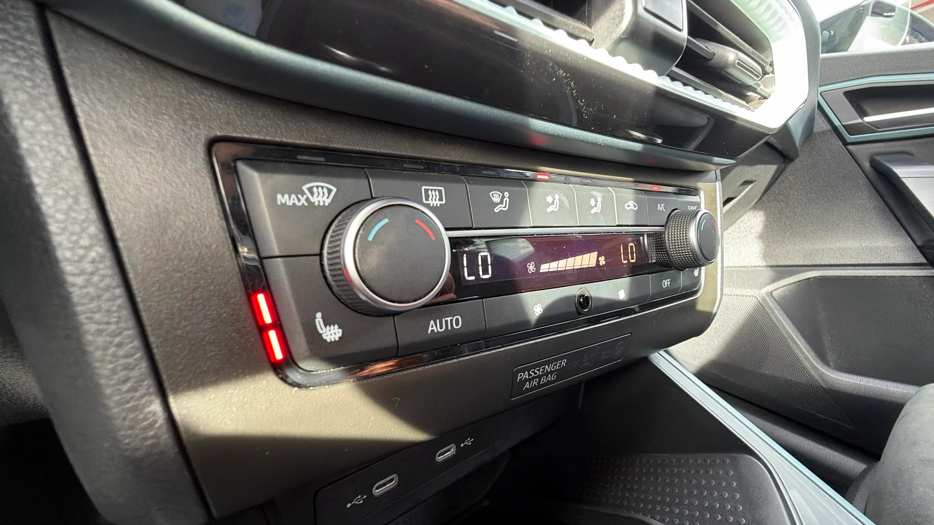 SEAT Arona 1.5 TSI DSG Special Edition - foto 11