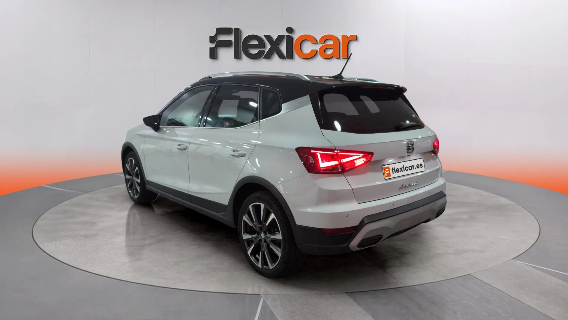 SEAT Arona 1.5 TSI DSG Special Edition - foto 5