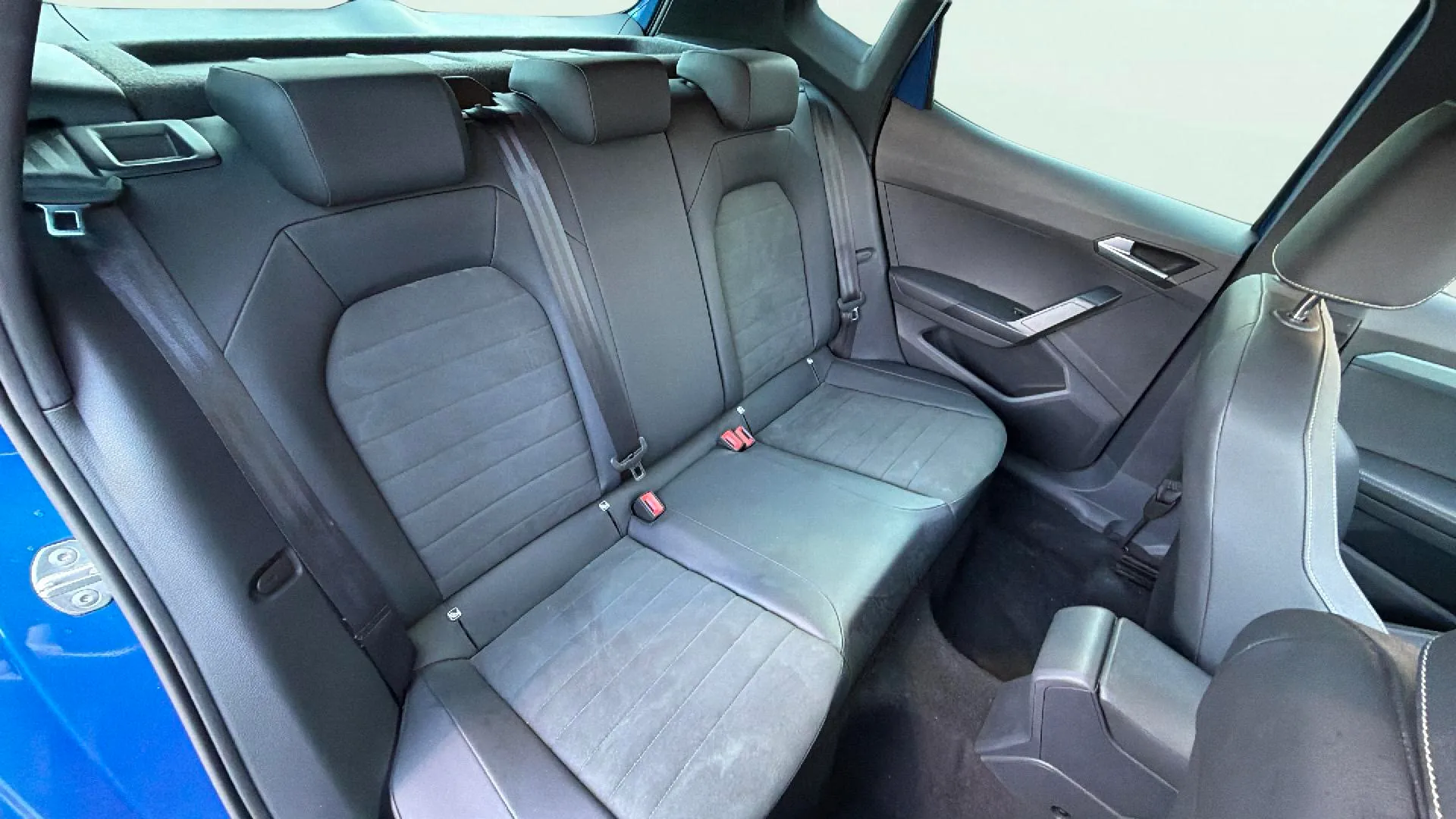 SEAT Arona 1.5 TSI DSG Special Edition - foto 11