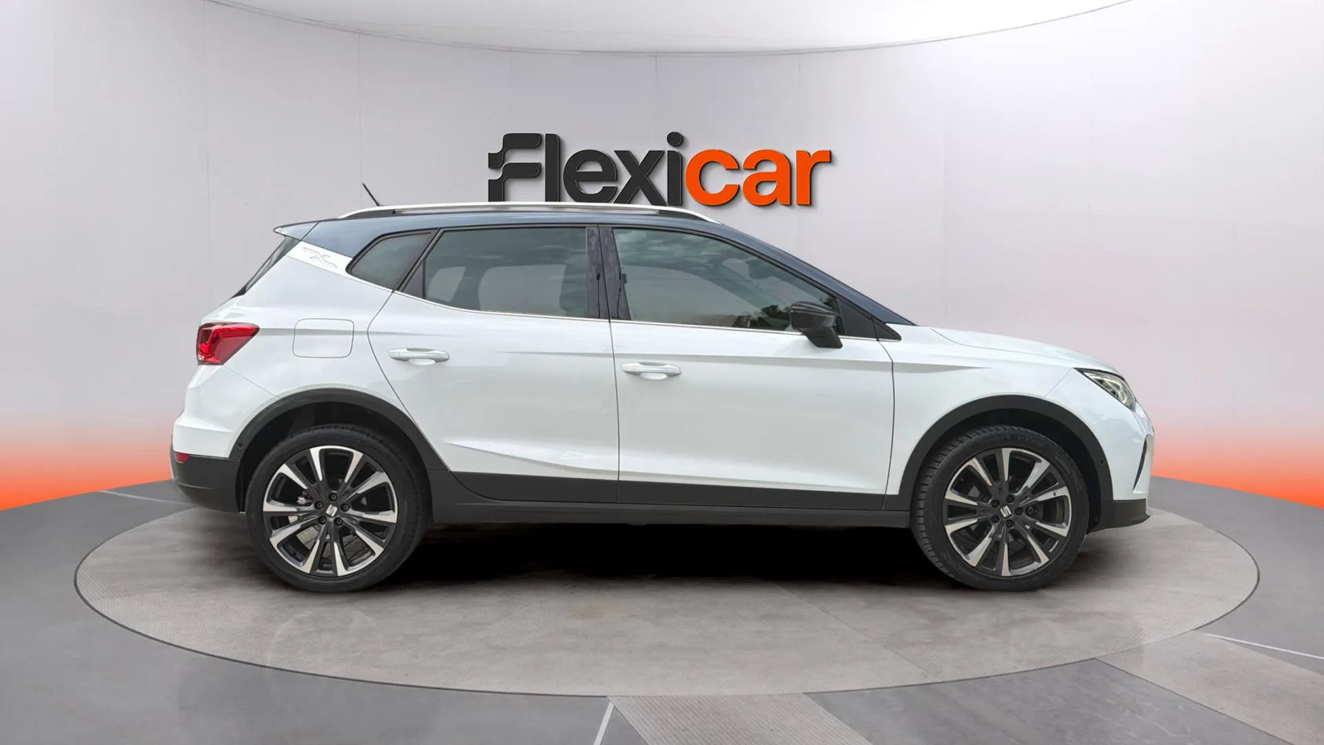 SEAT Arona 1.5 TSI DSG Special Edition - foto 2