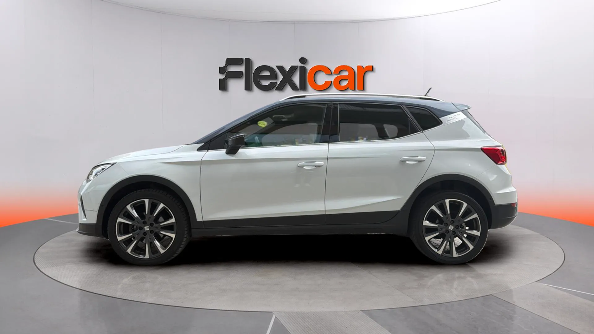 SEAT Arona 1.5 TSI DSG Special Edition - foto 6