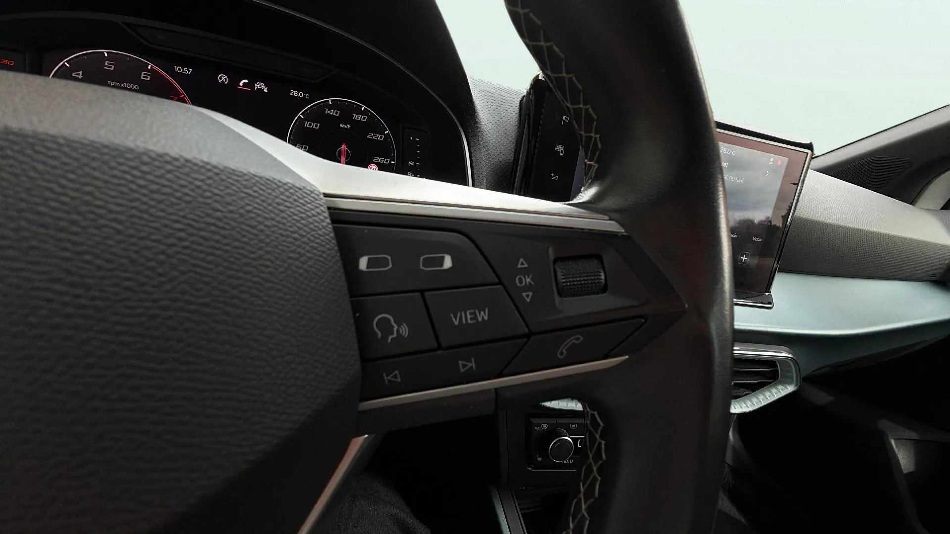 SEAT Arona 1.5 TSI DSG Special Edition - foto 18