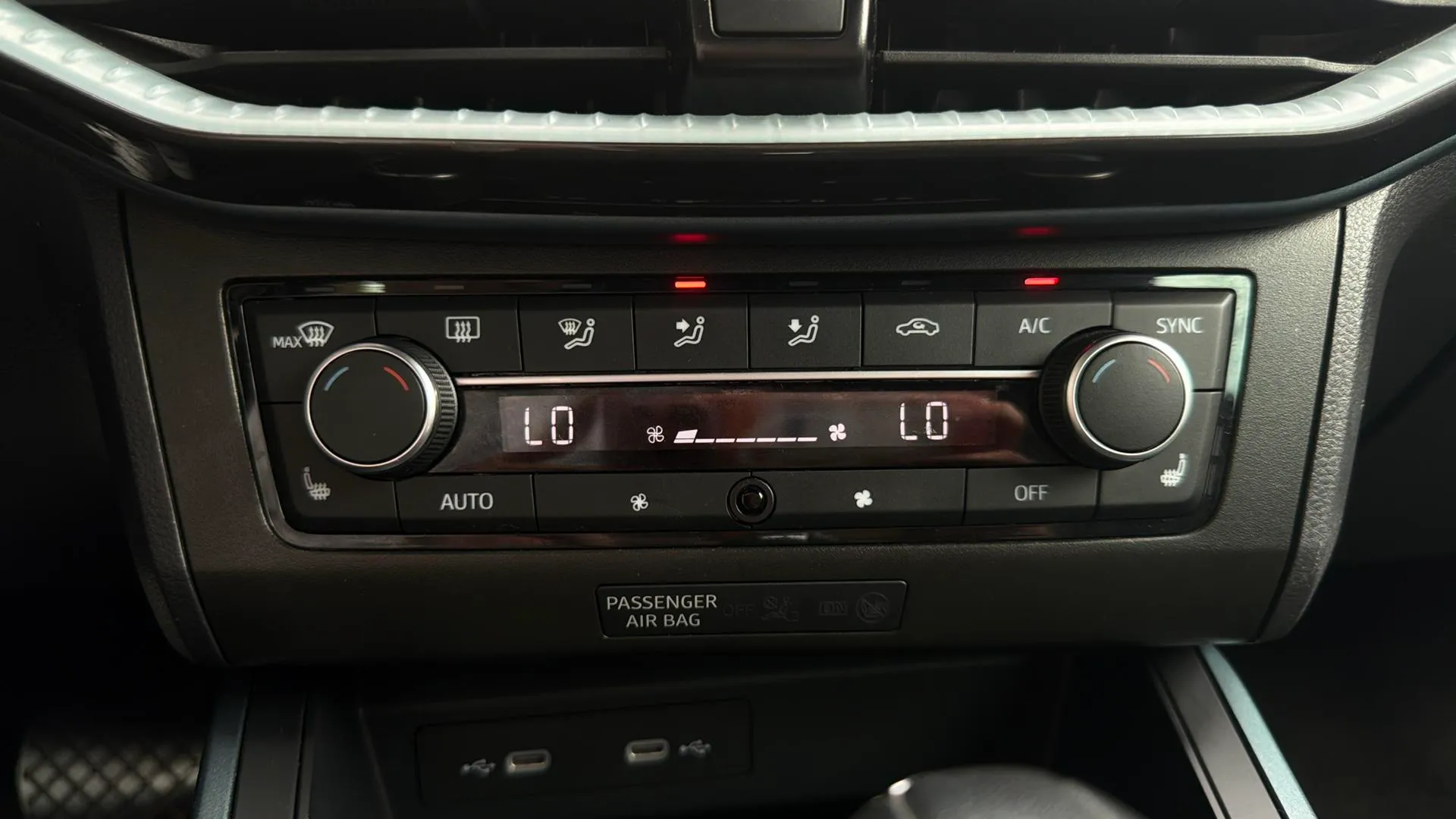 SEAT Arona 1.5 TSI DSG Special Edition - foto 21