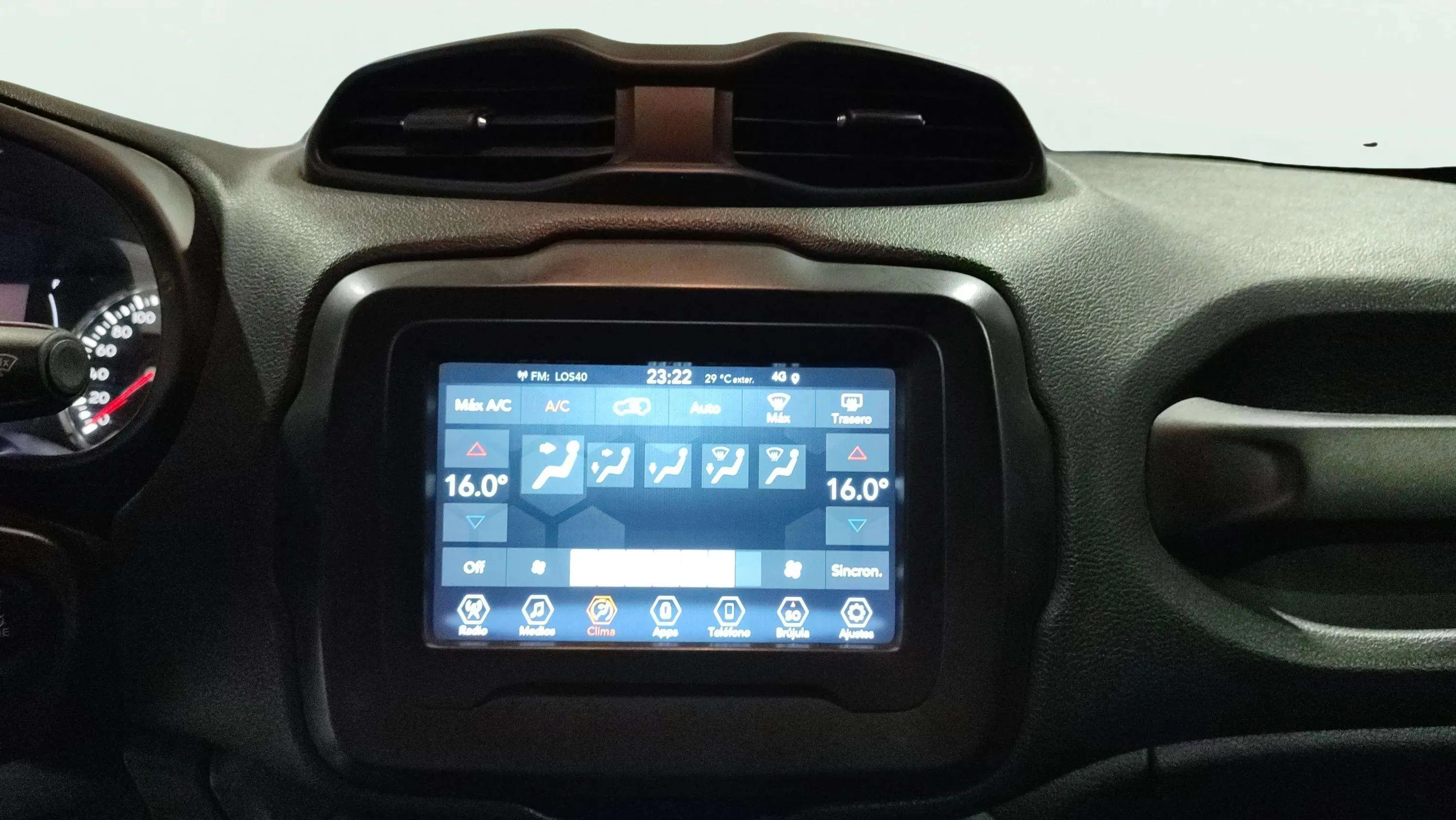 Jeep Renegade Longitude 1.0G 4x2 - foto 10