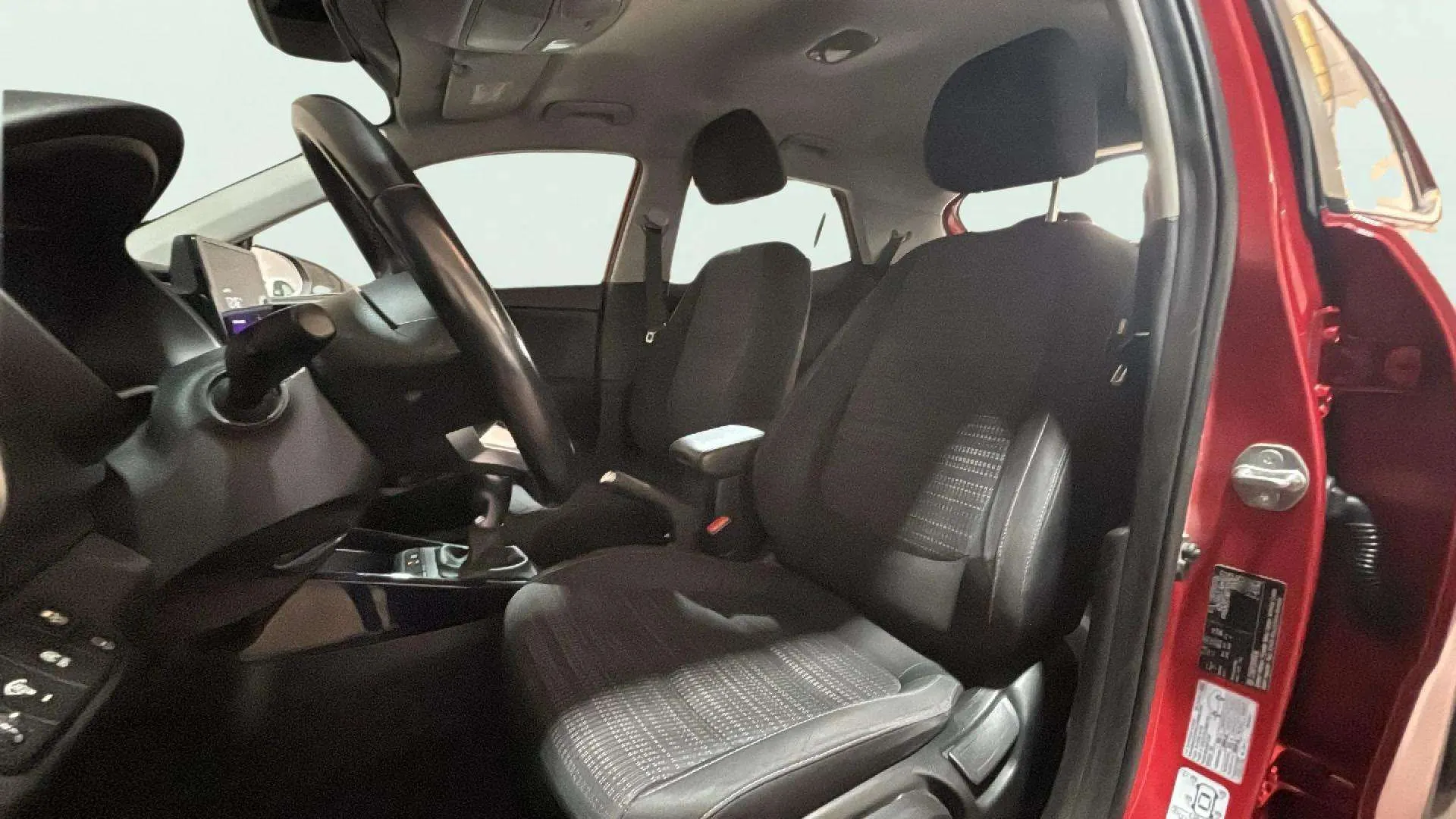 Kia Stonic 1.0 T-GDi MHEV Concept - foto 18