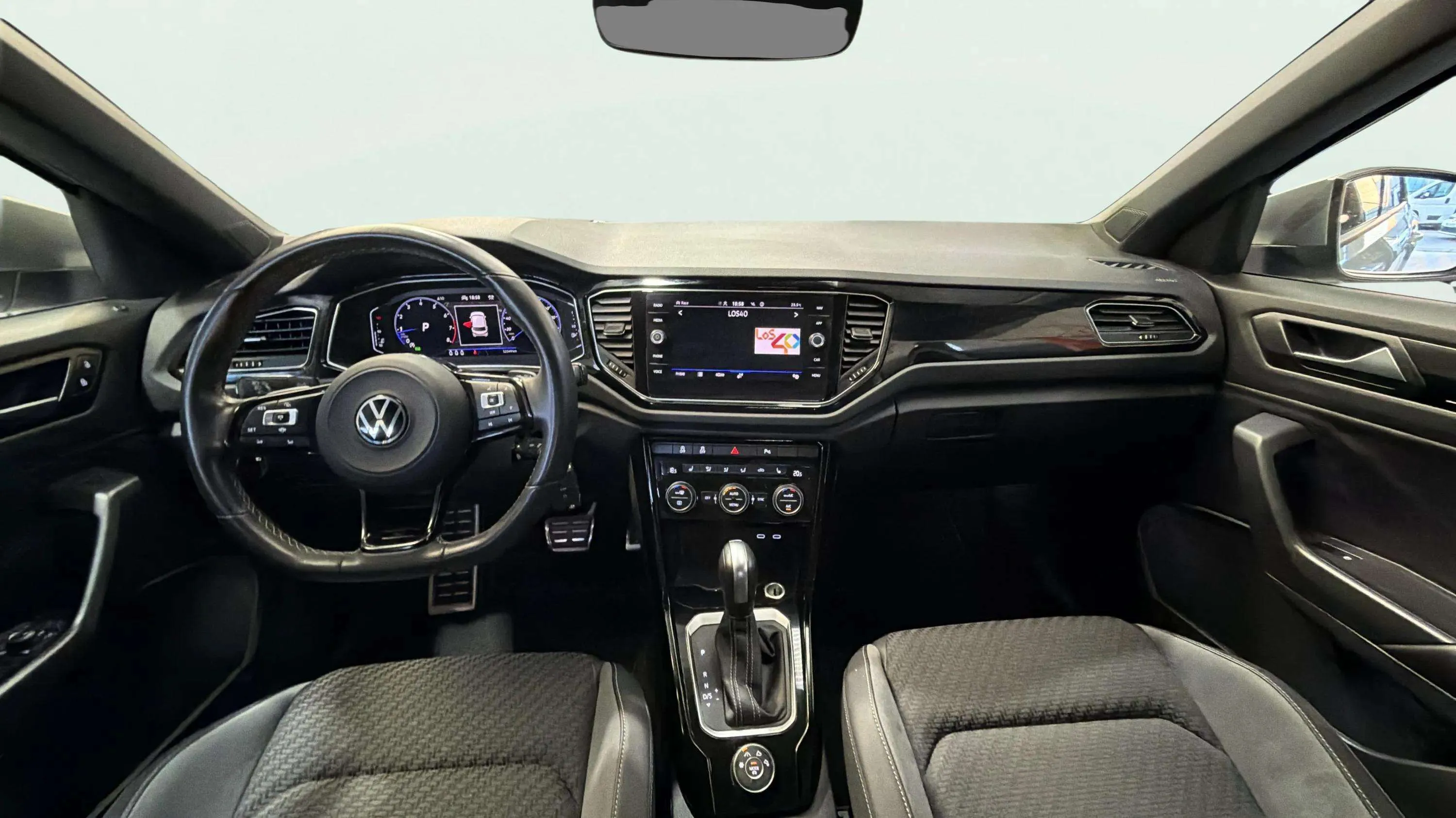 Volkswagen T-Roc R 2.0 TSI 4Motion DSG - foto 9