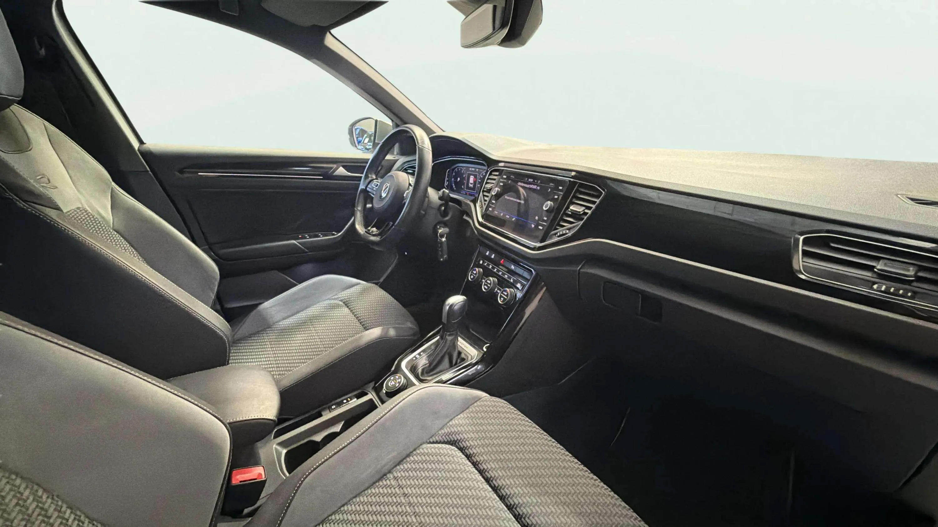 Volkswagen T-Roc R 2.0 TSI 4Motion DSG - foto 14